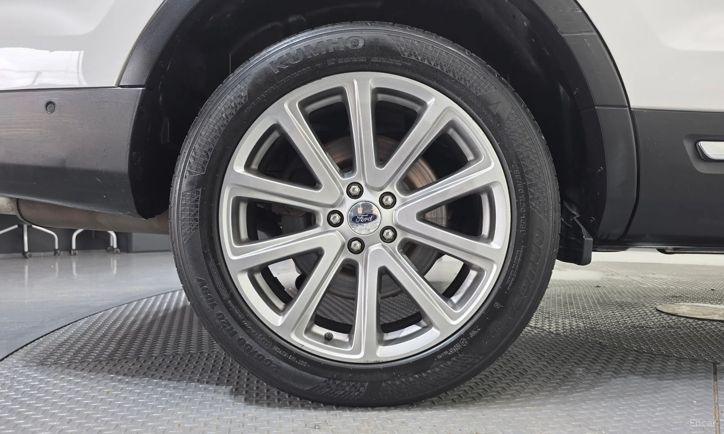 Ford Explorer превью 5