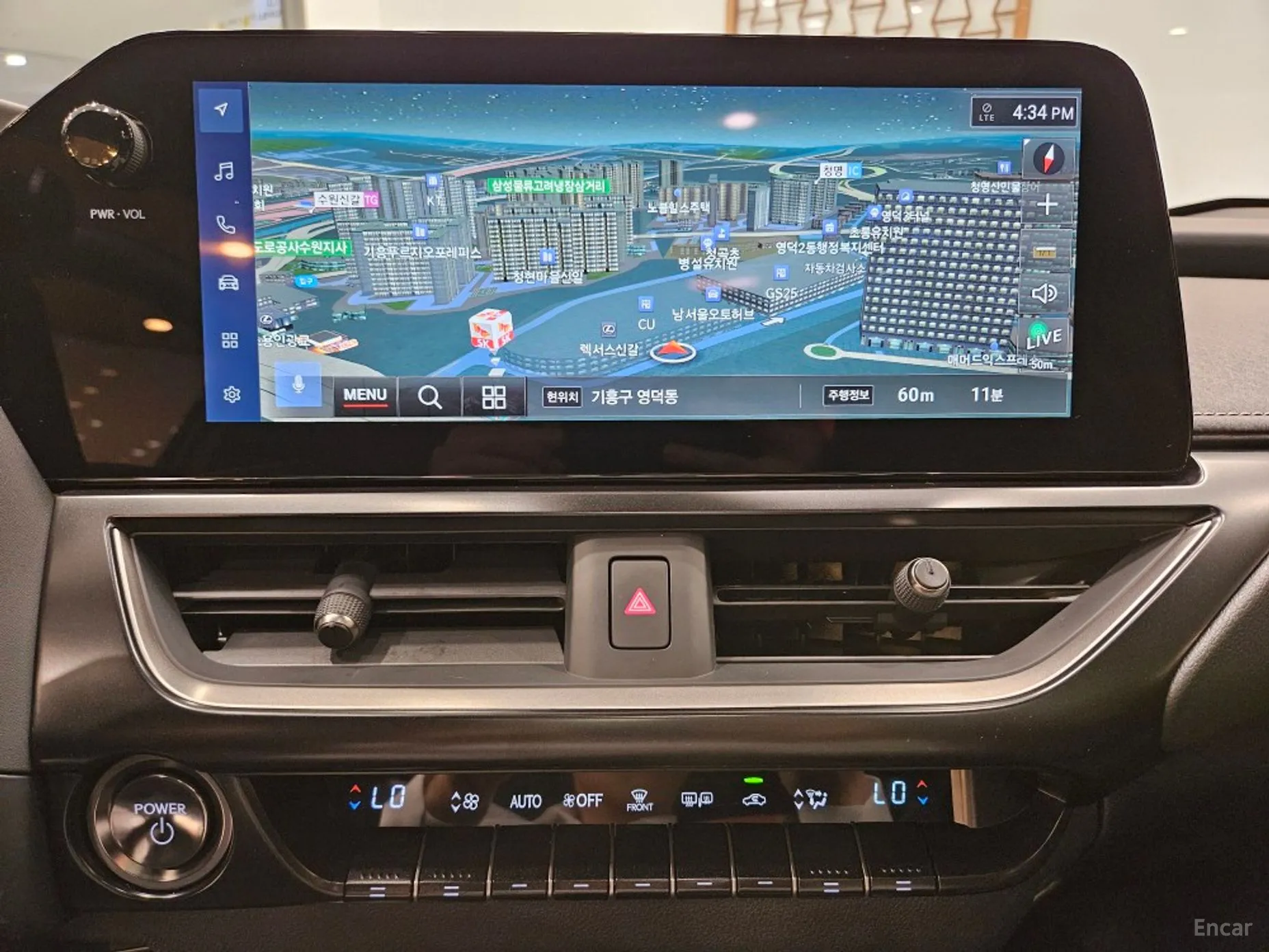 Lexus UX300h превью 15