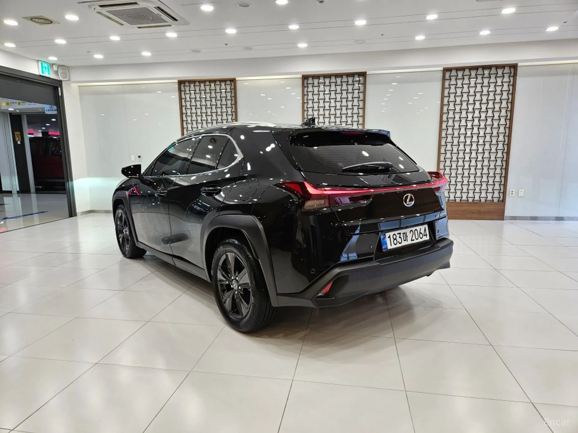 Lexus UX300h