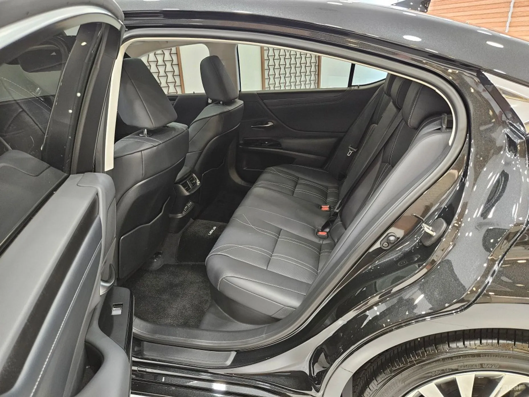 Lexus ES300h 7th Generation превью 11