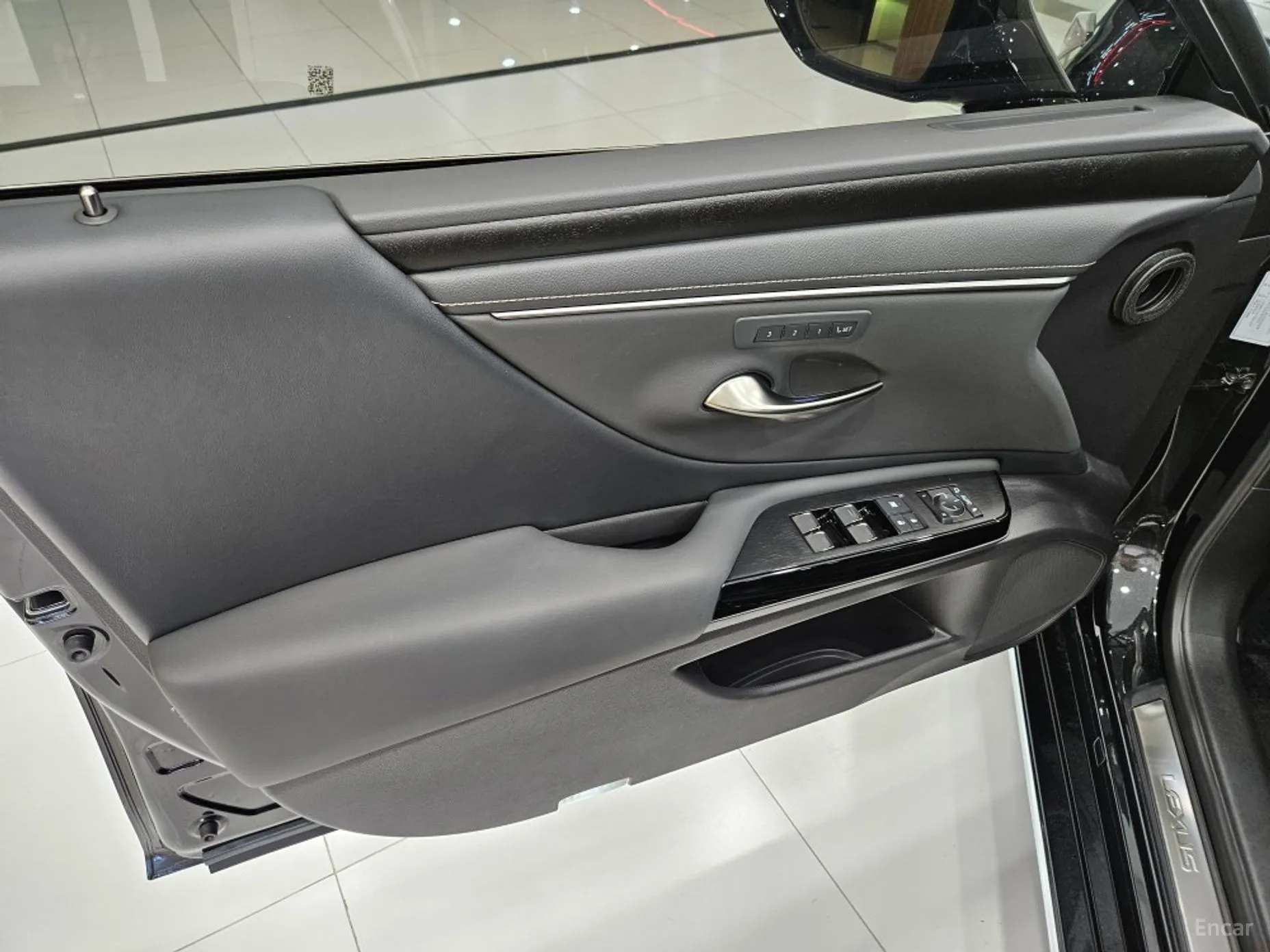 Lexus ES300h 7th Generation превью 14