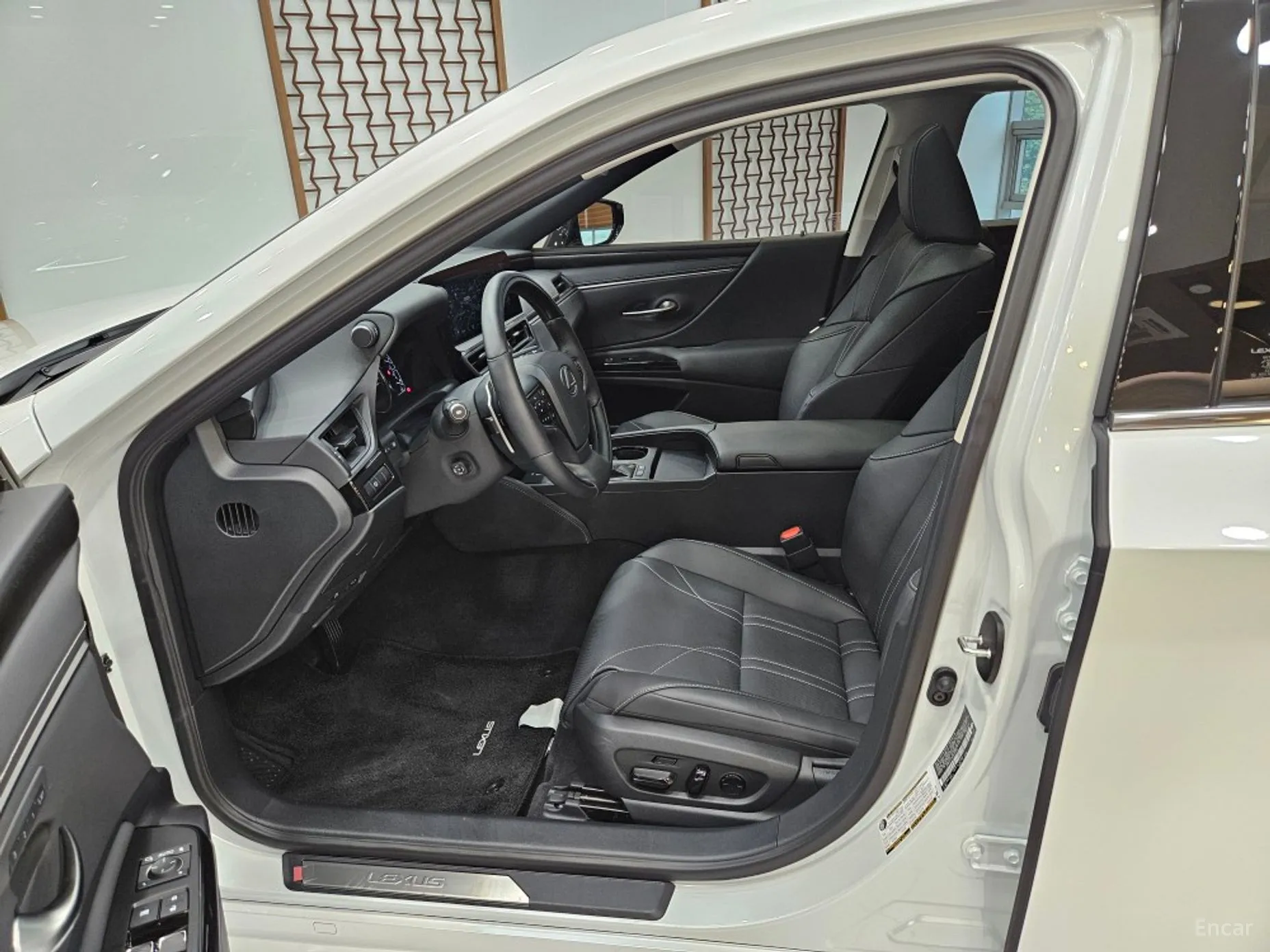 Lexus ES300h 7th Generation превью 12