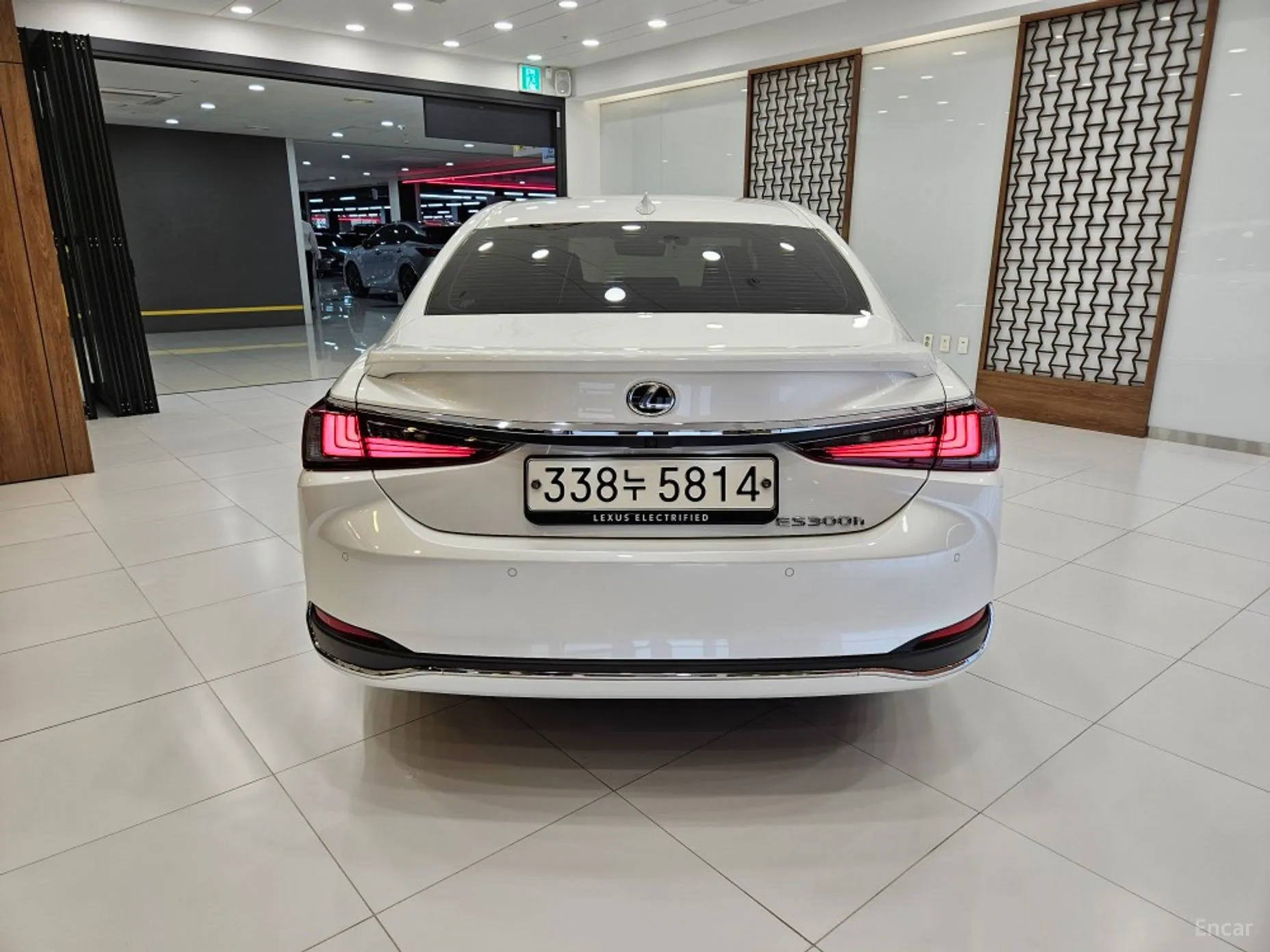 Lexus ES300h 7th Generation превью 4