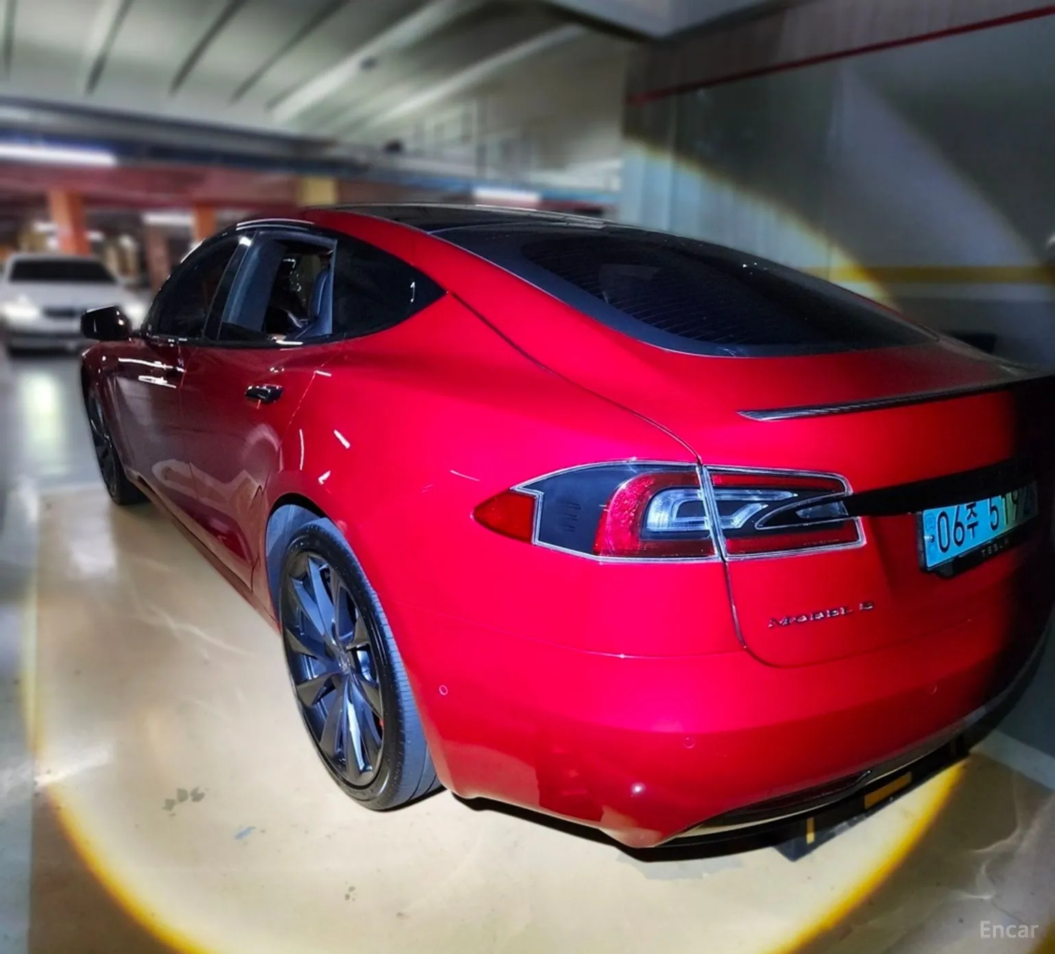 Tesla Model S превью 12