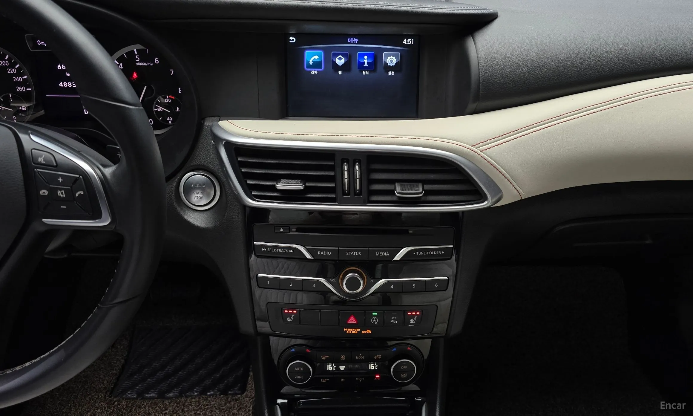 Infiniti Q30 превью 15