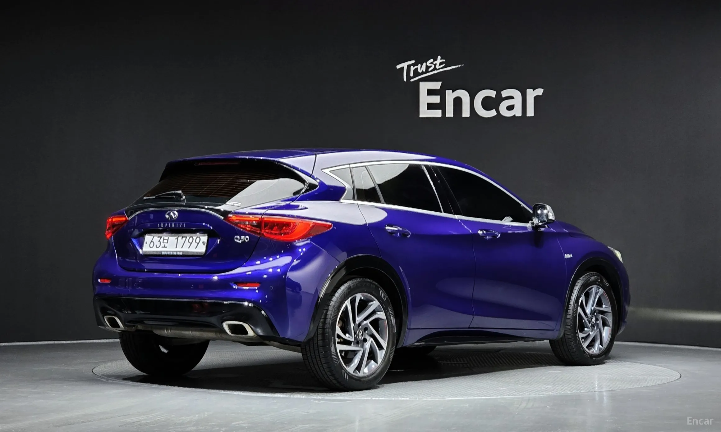 Infiniti Q30 превью 2