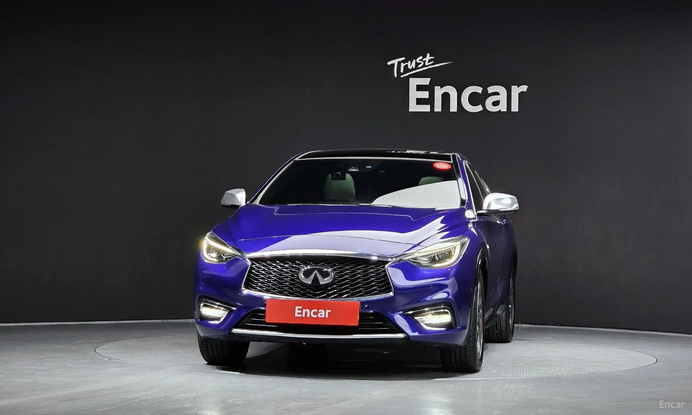 Infiniti Q30 превью 3
