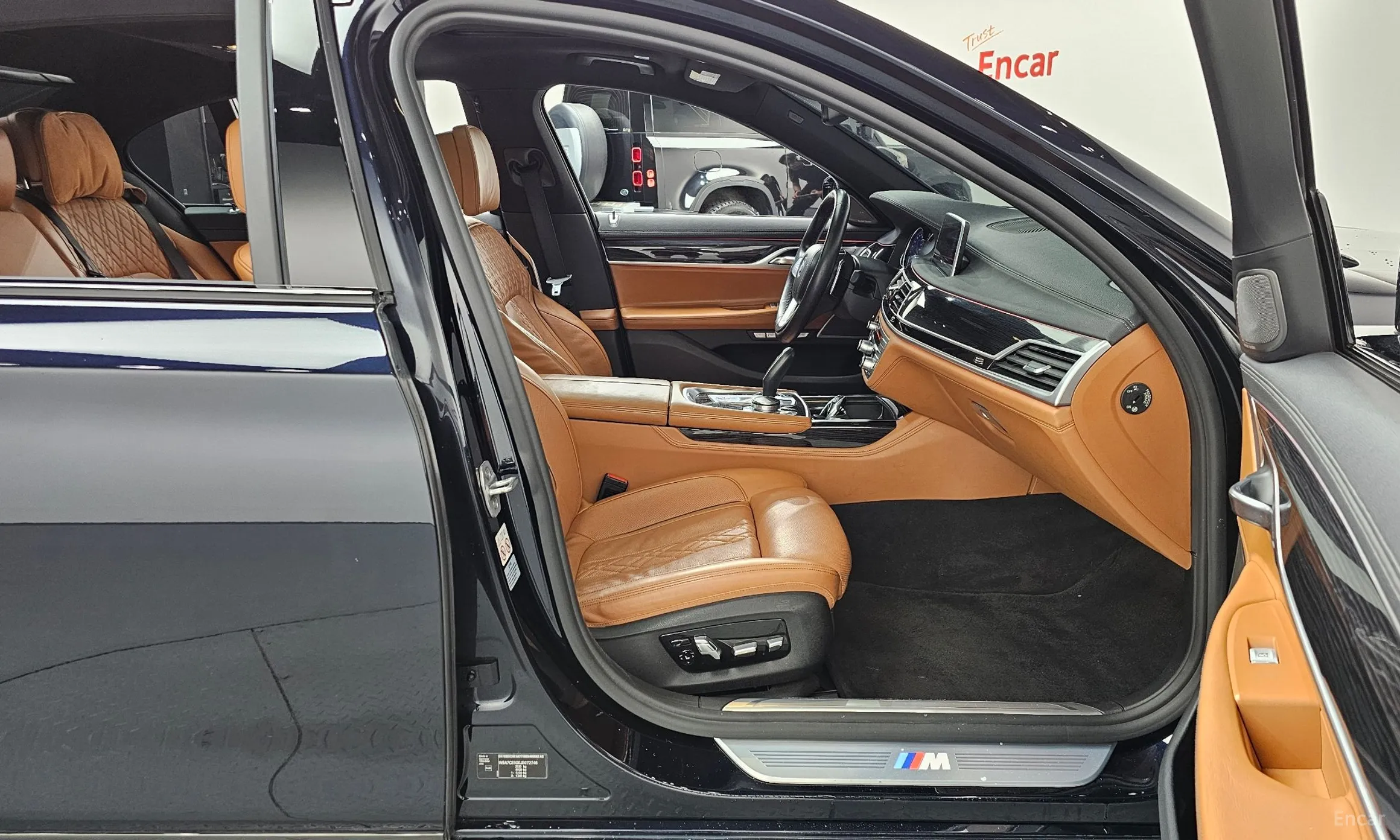 BMW 7 Series (G11) превью 11