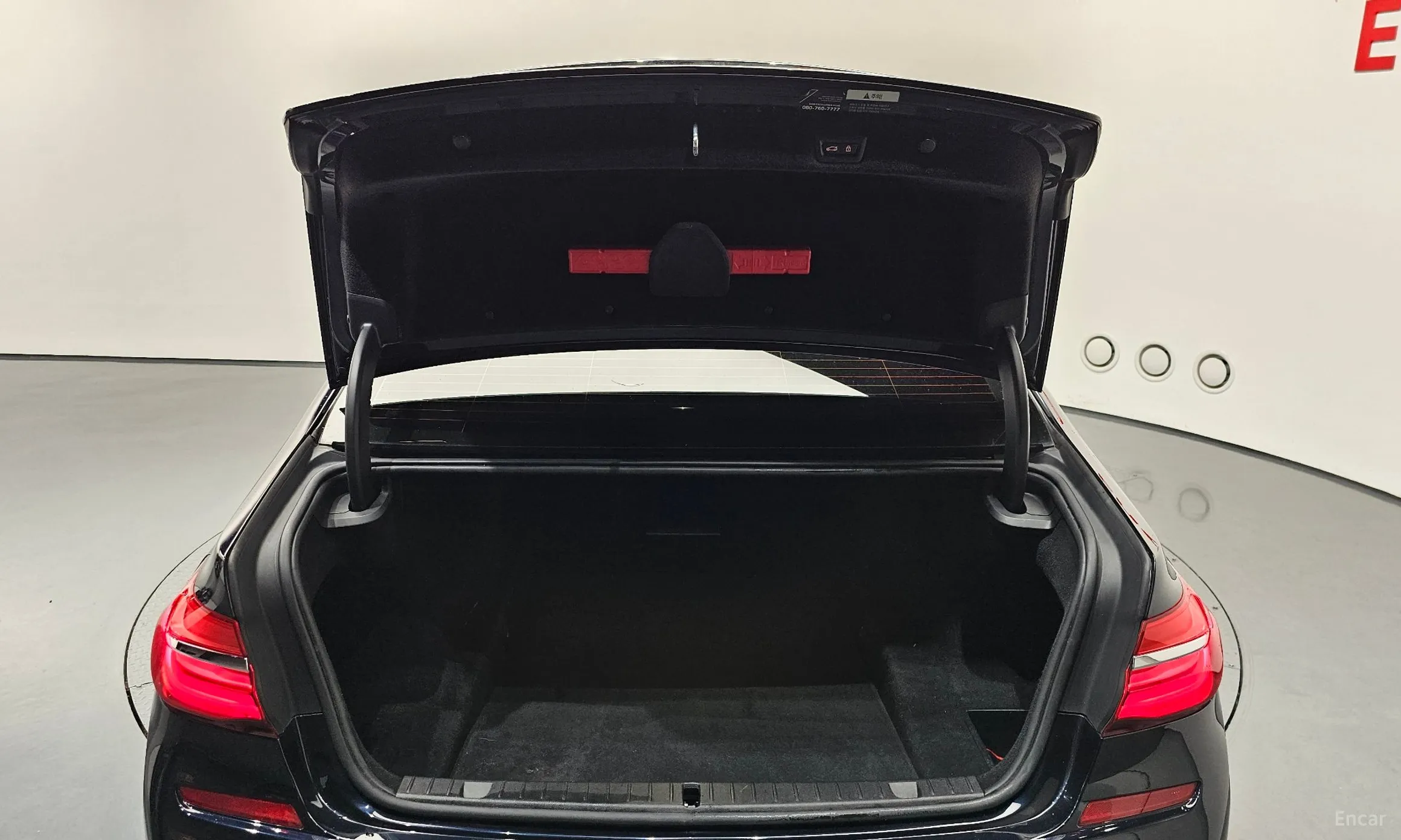 BMW 7 Series (G11) превью 20