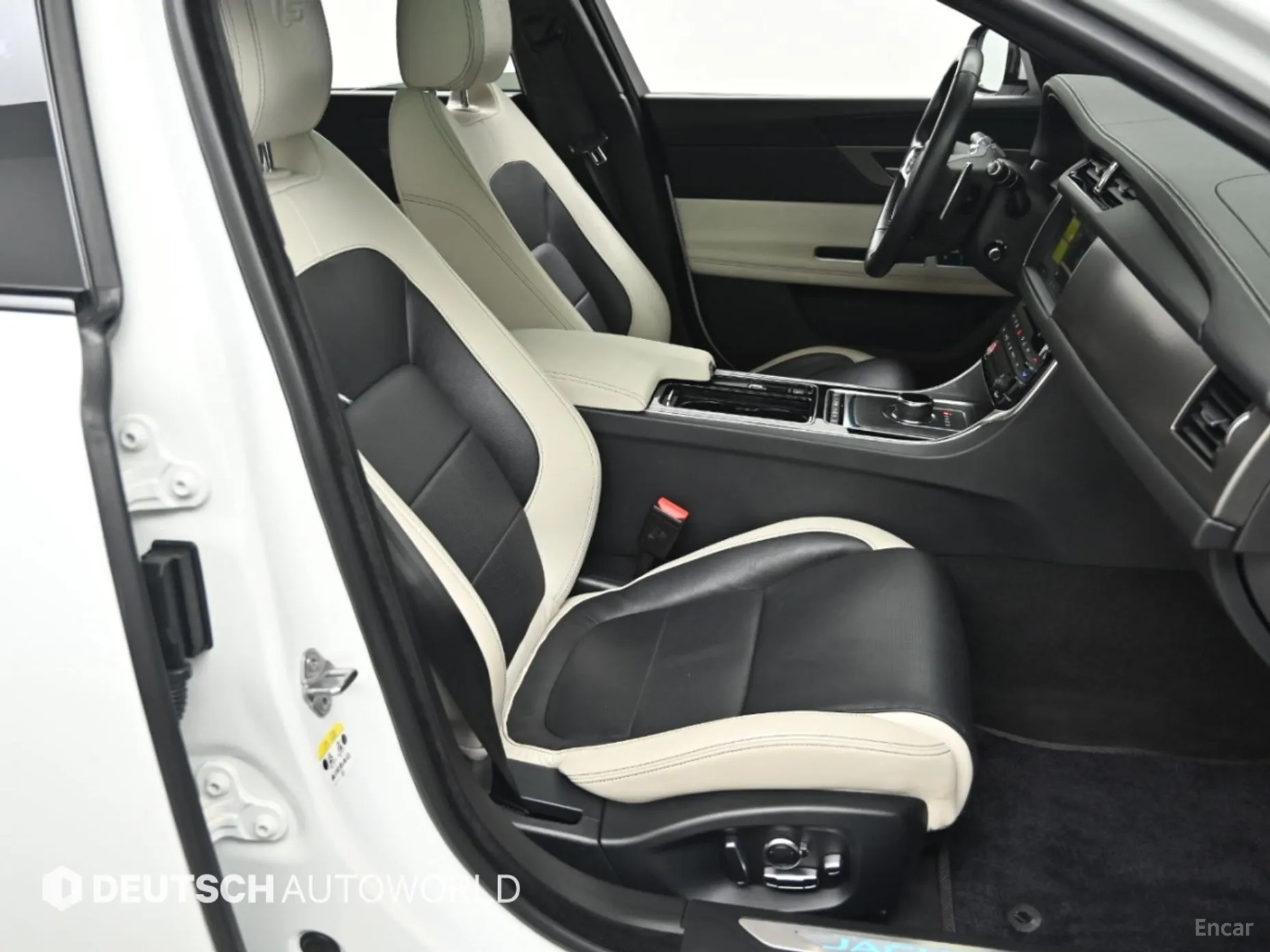 Jaguar XF (x260) превью 11
