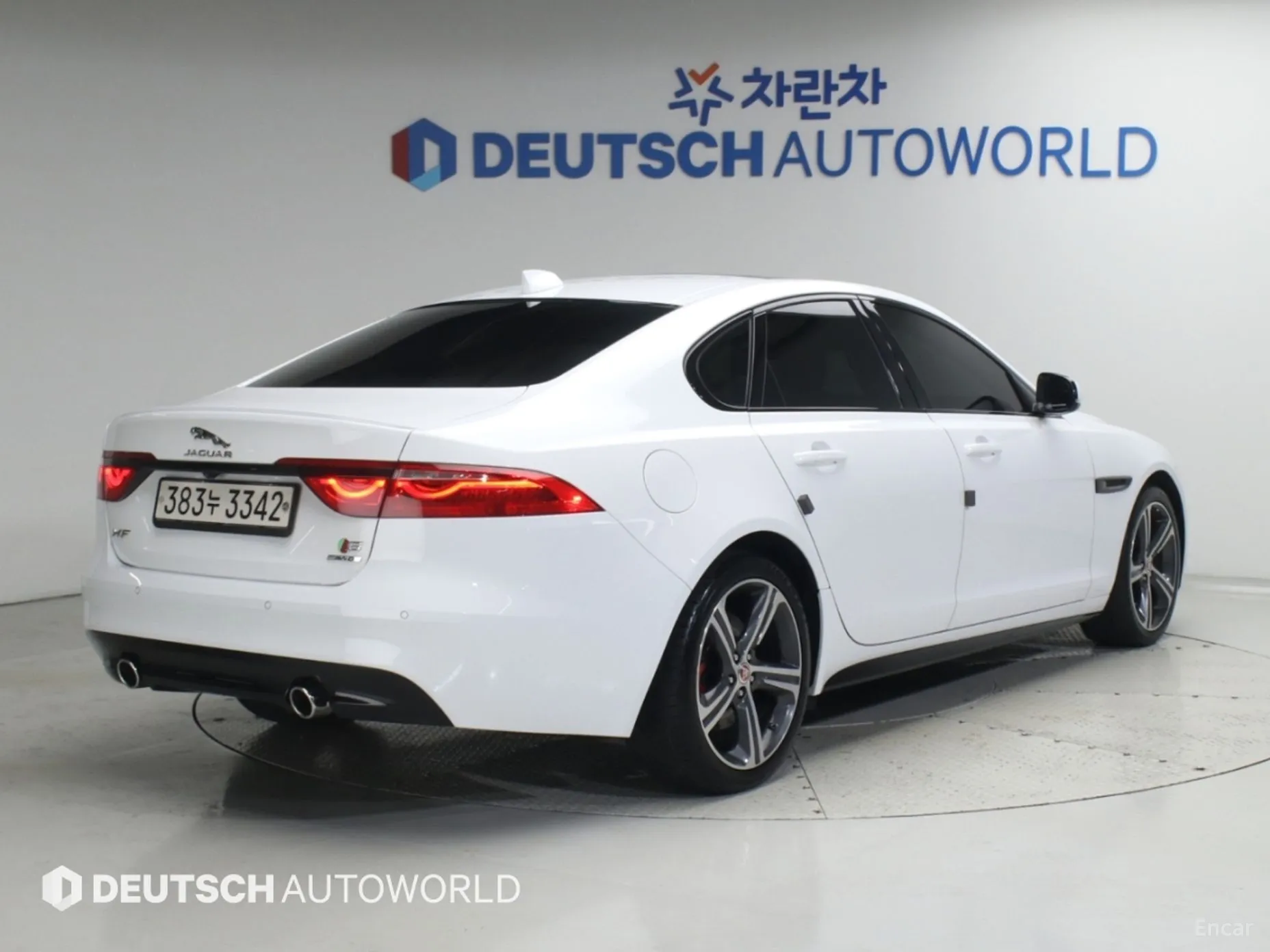 Jaguar XF (x260) превью 4