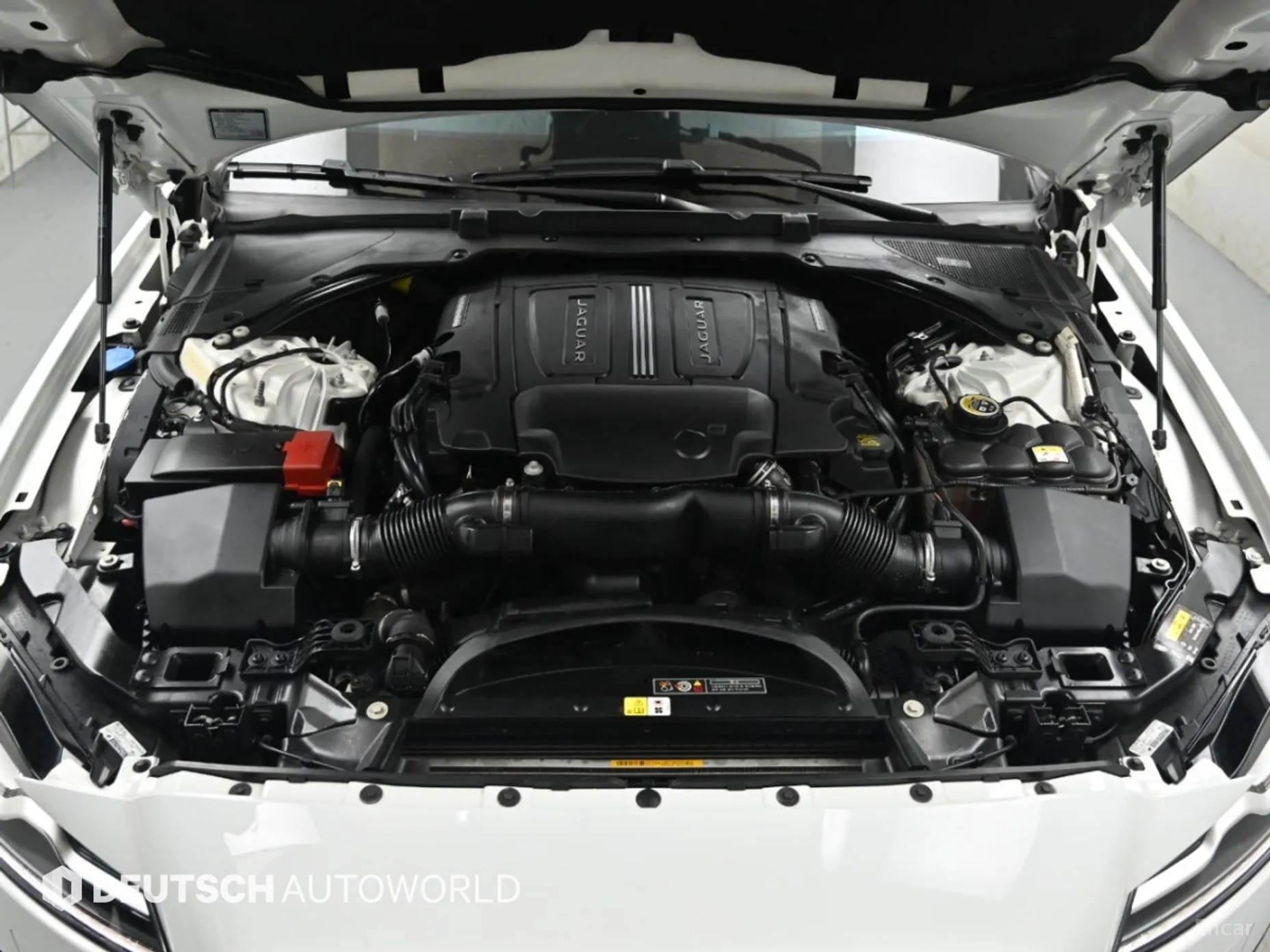 Jaguar XF (x260) превью 7
