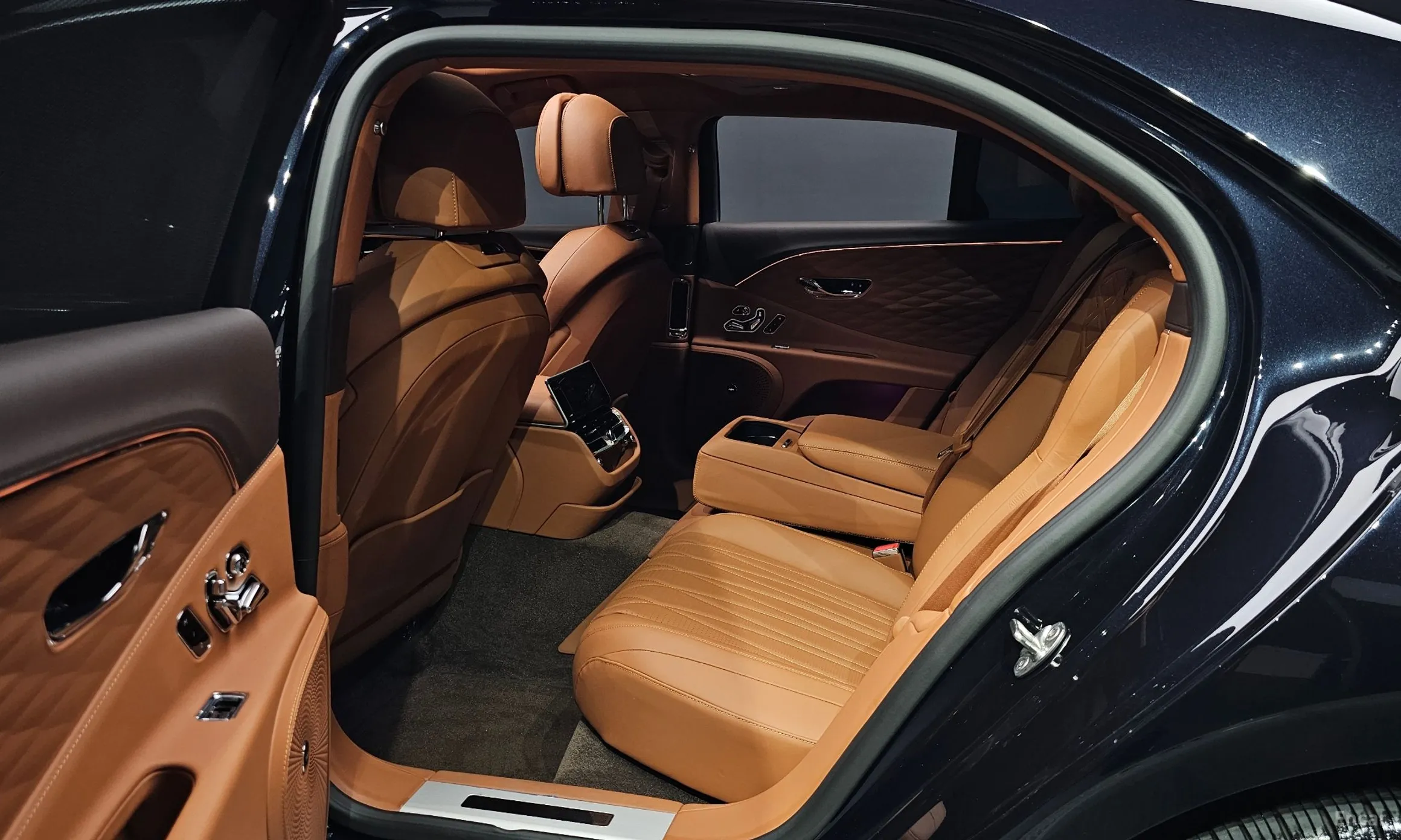 Bentley Flying Spur 3rd Generation превью 12
