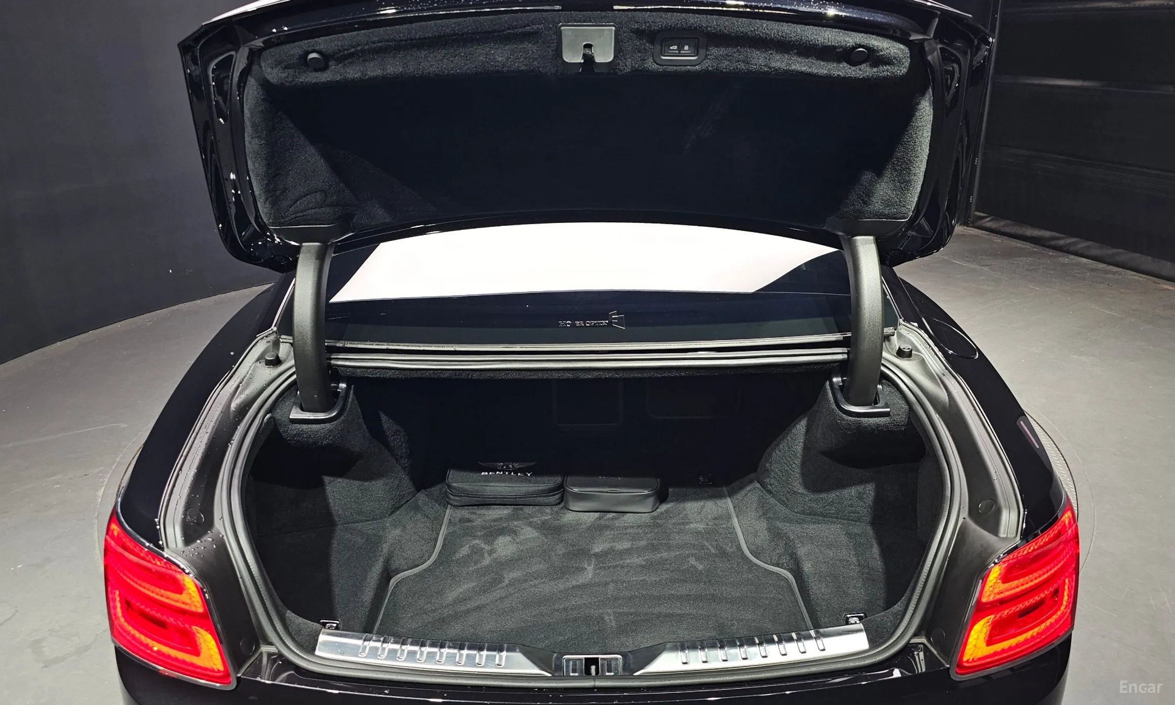 Bentley Flying Spur 3rd Generation превью 20