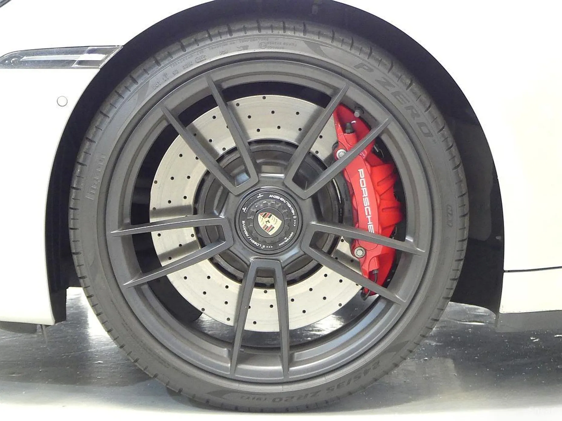 Porsche 911 (992) превью 5