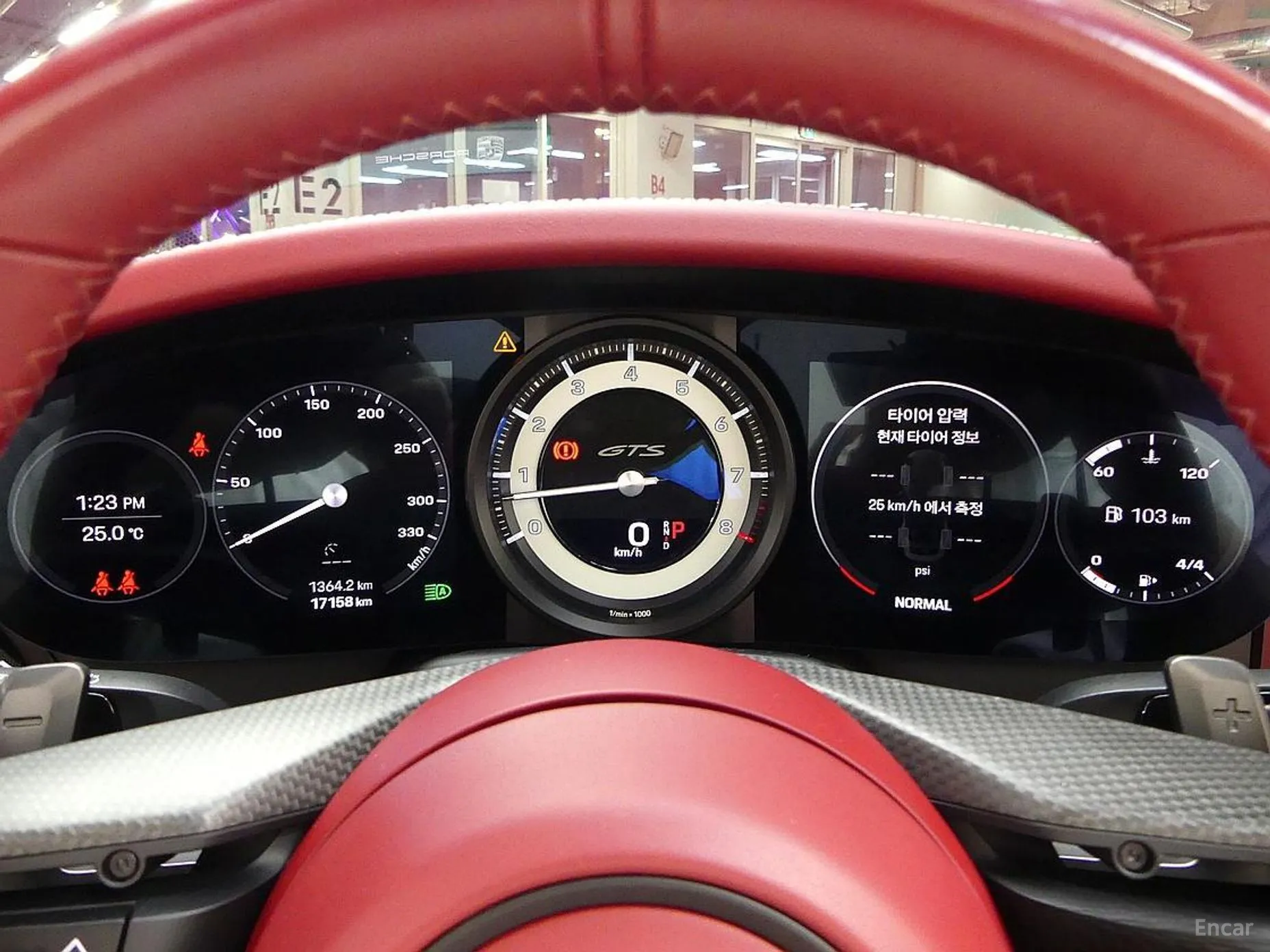 Porsche 911 (992) превью 8