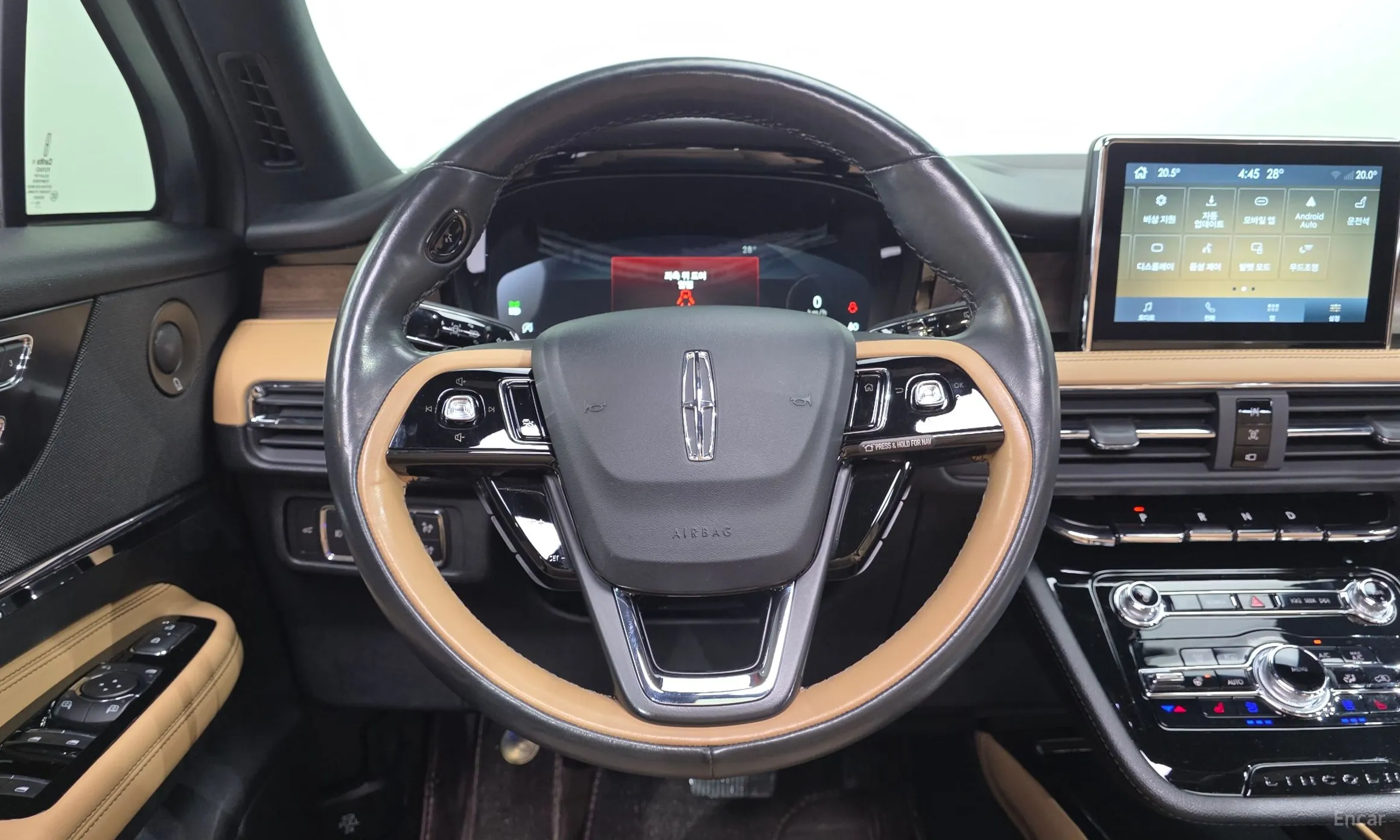 Lincoln Corsair превью 14