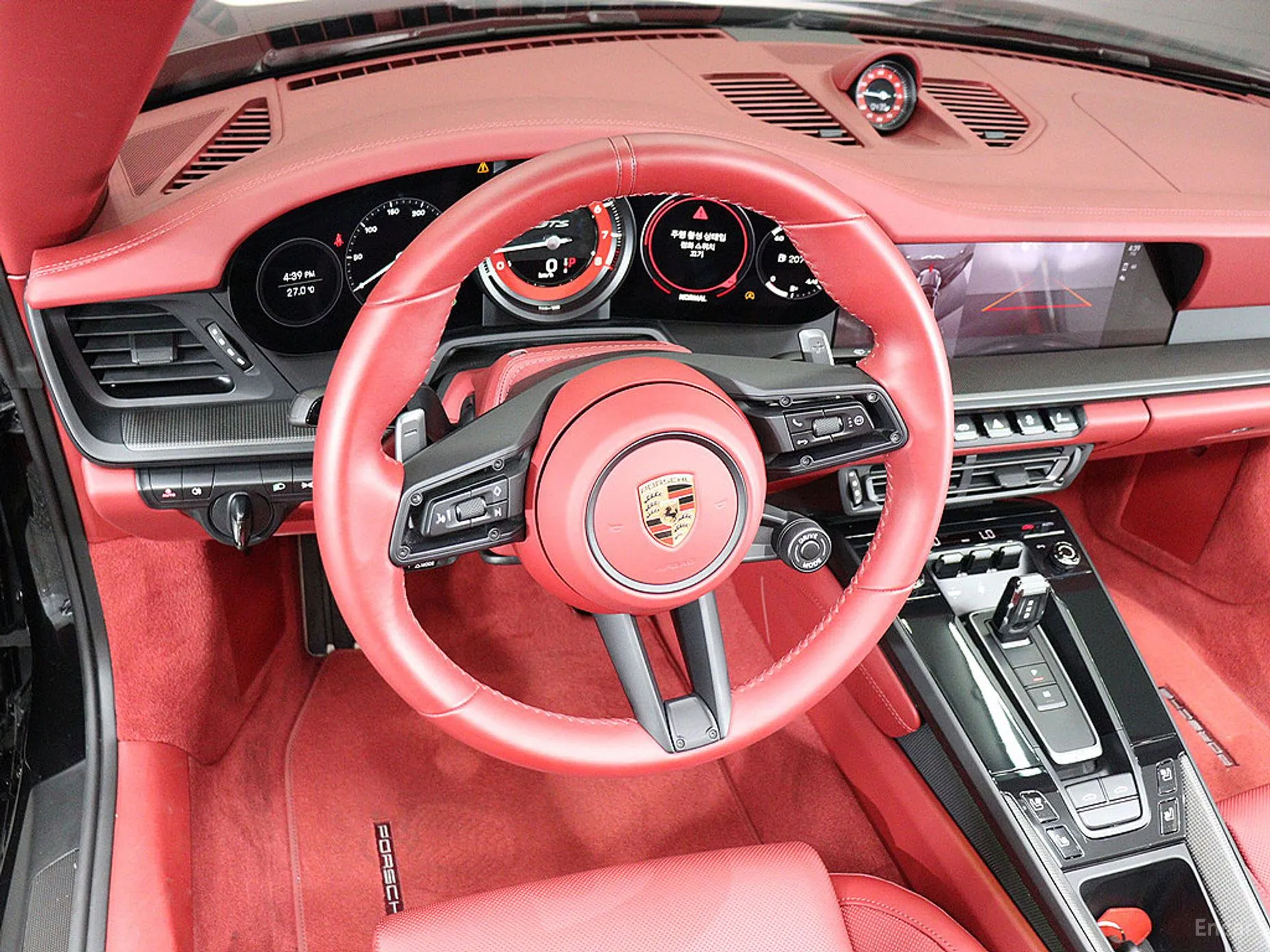 Porsche 911 (992) превью 14