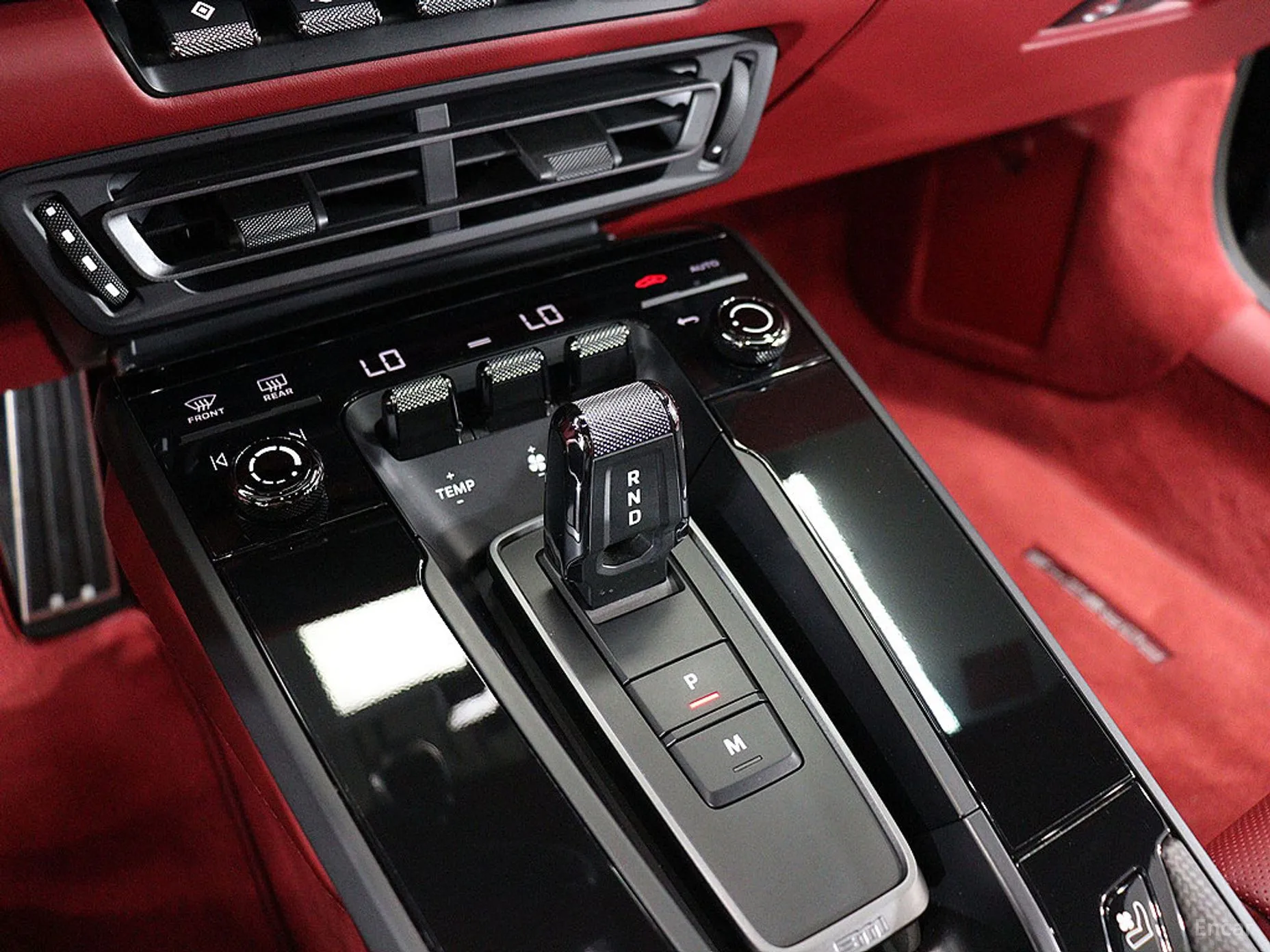 Porsche 911 (992) превью 9