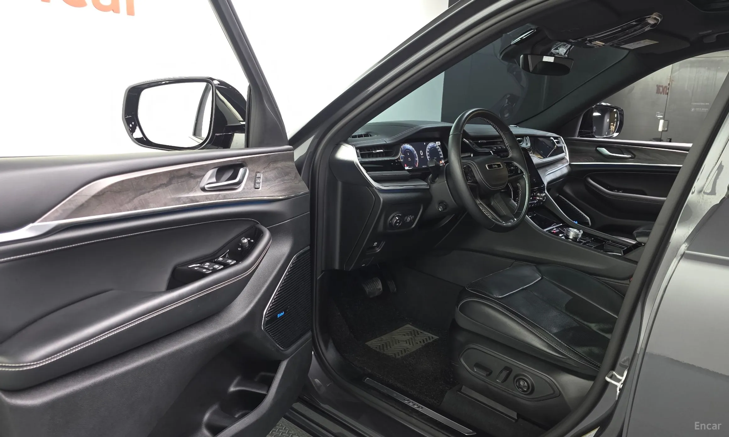 Jeep Grand Cherokee (WL) превью 10