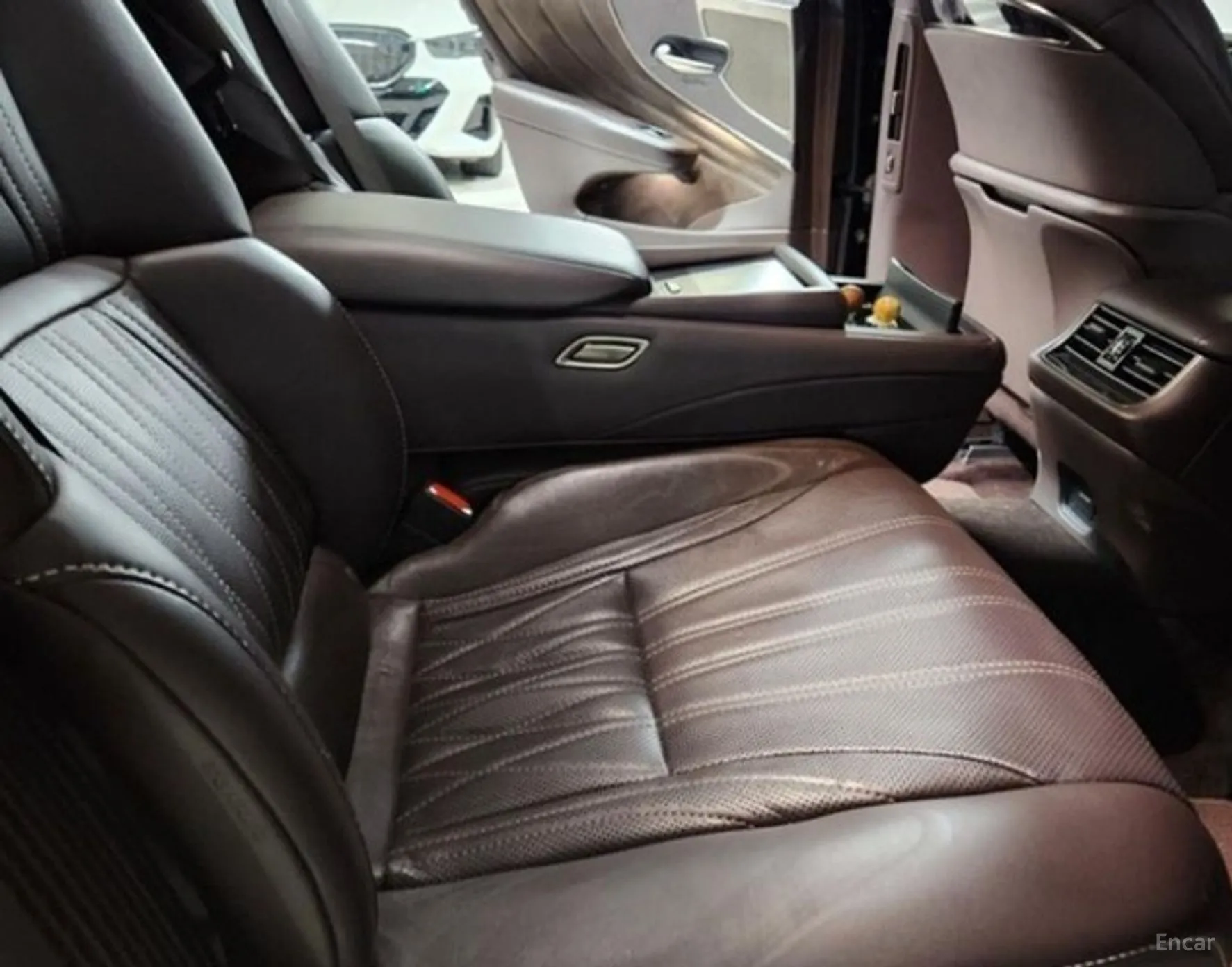 Lexus LS500h Gen 5 превью 7