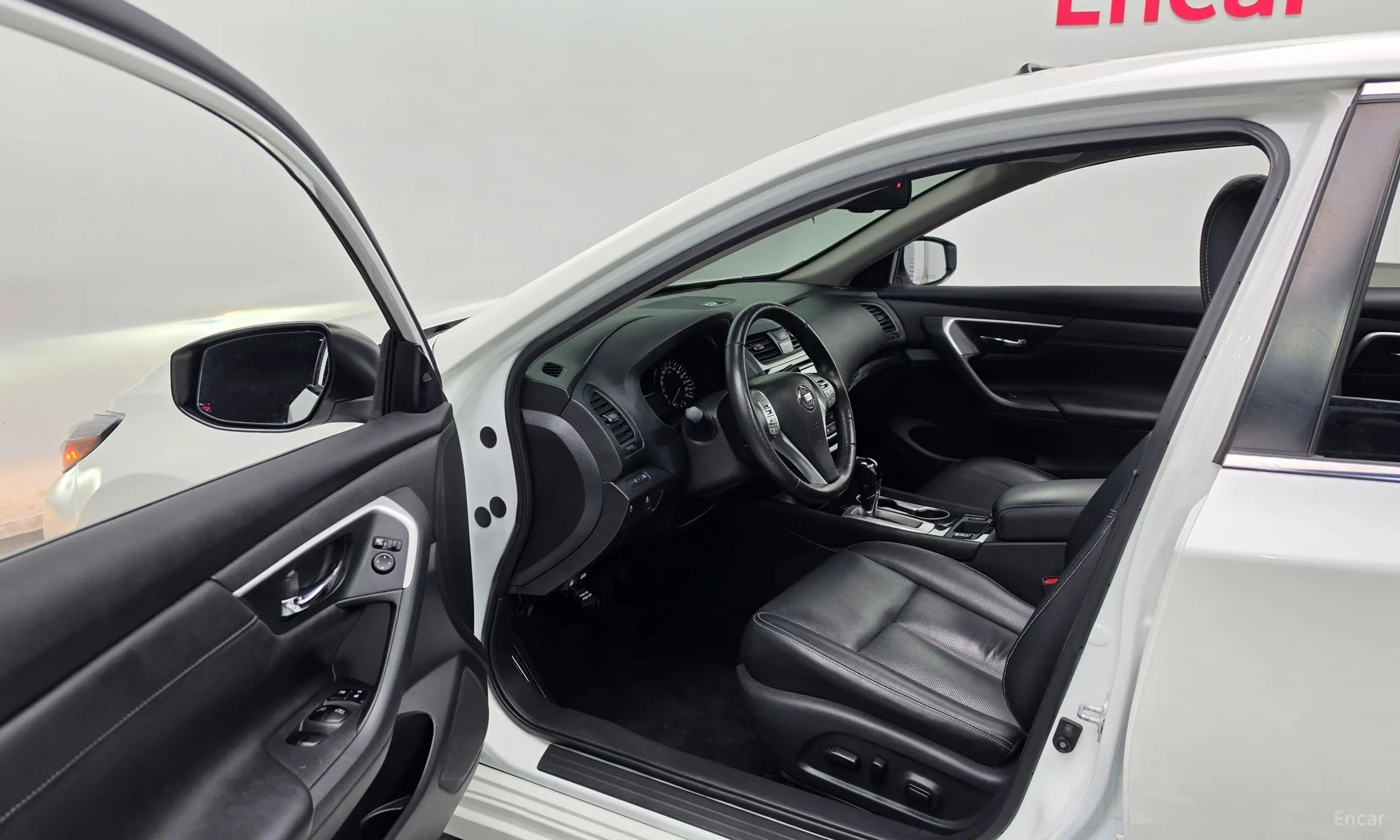 Nissan Altima превью 10