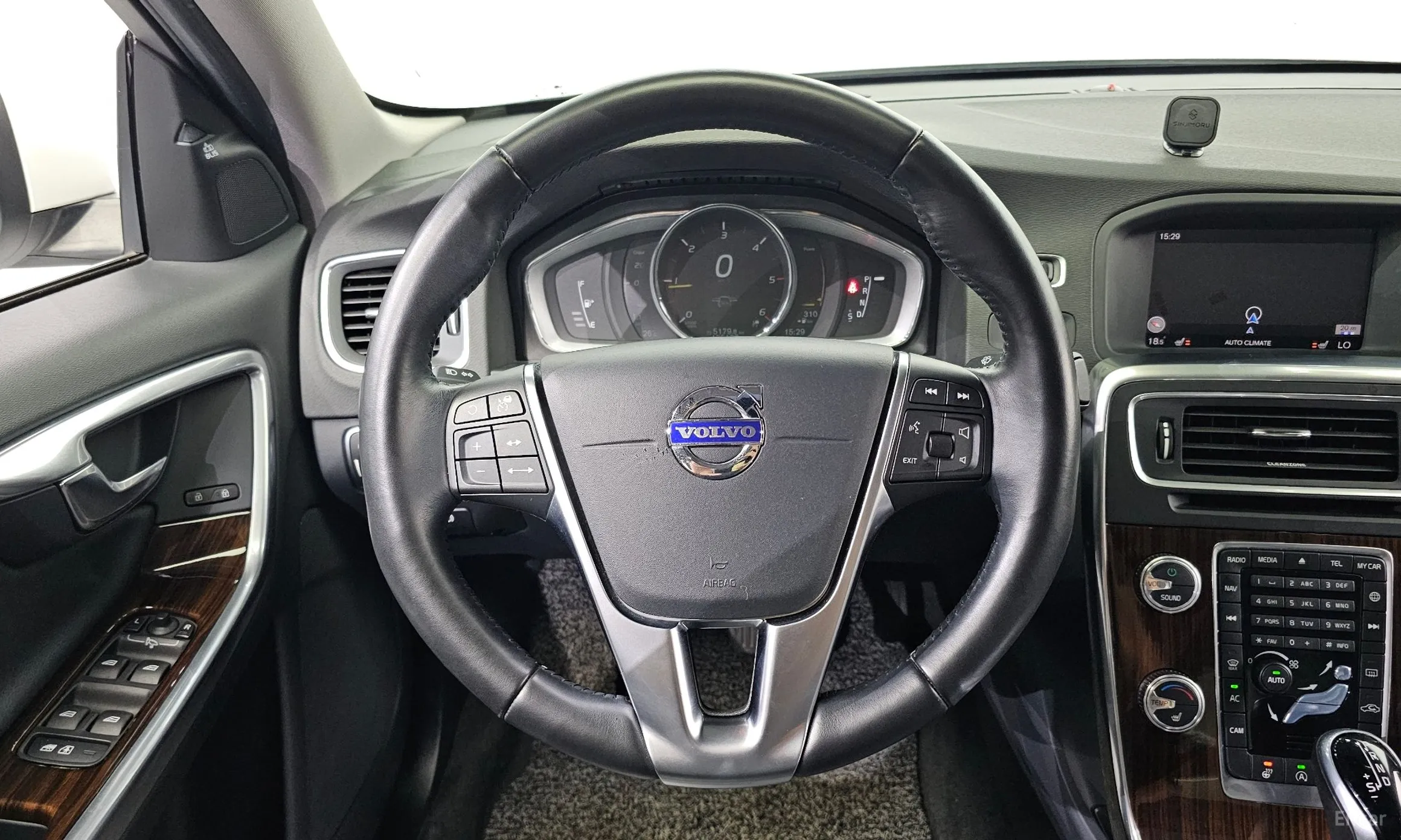 Volvo S60 превью 15