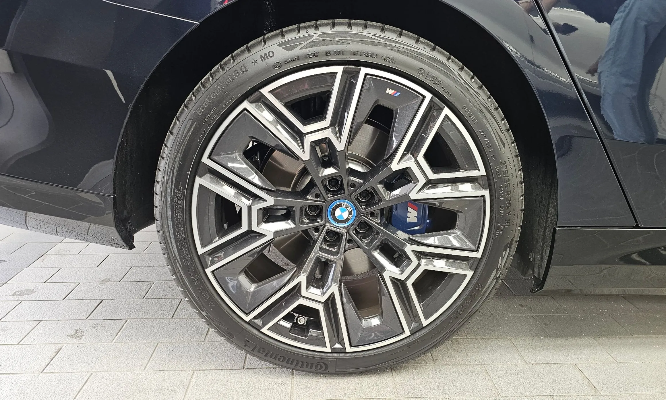 BMW 5 Series (G60) превью 5