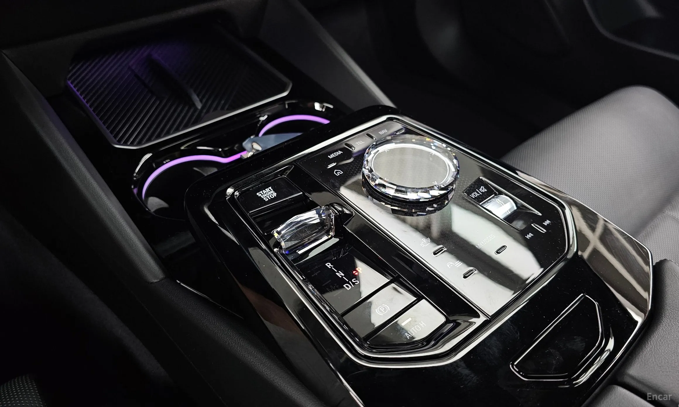 BMW 5 Series (G60) превью 9