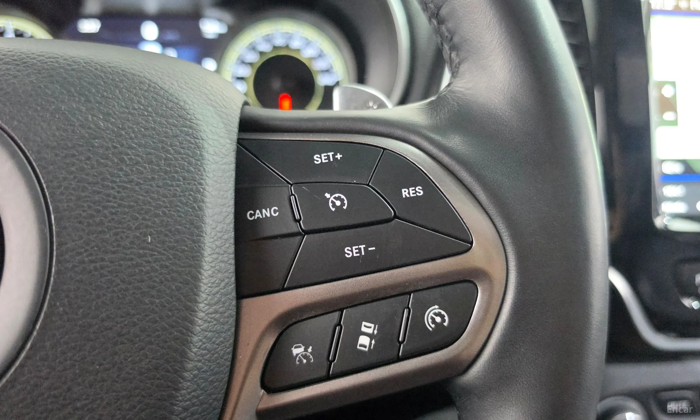 Jeep Cherokee (KL) превью 15