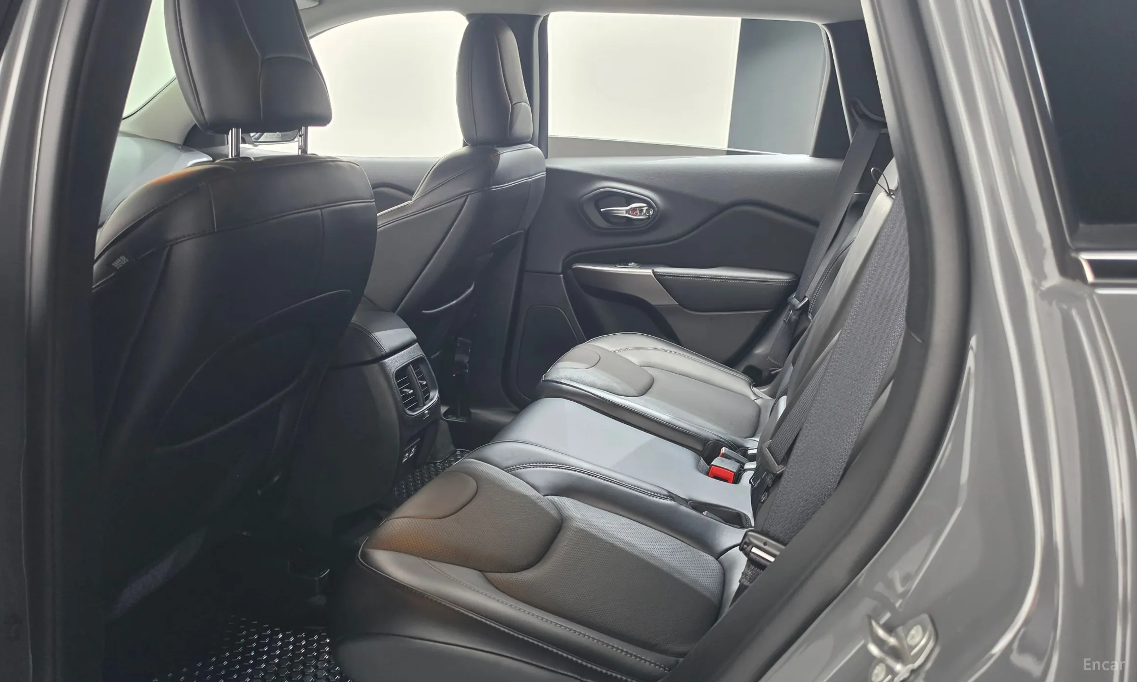 Jeep Cherokee (KL) превью 18