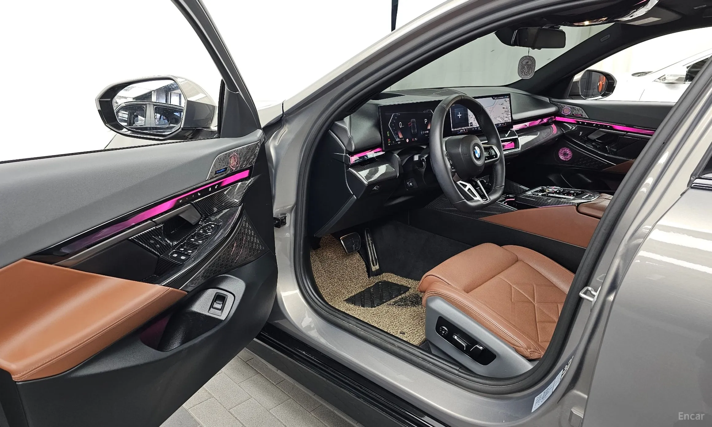 BMW 5 Series (G60) превью 10