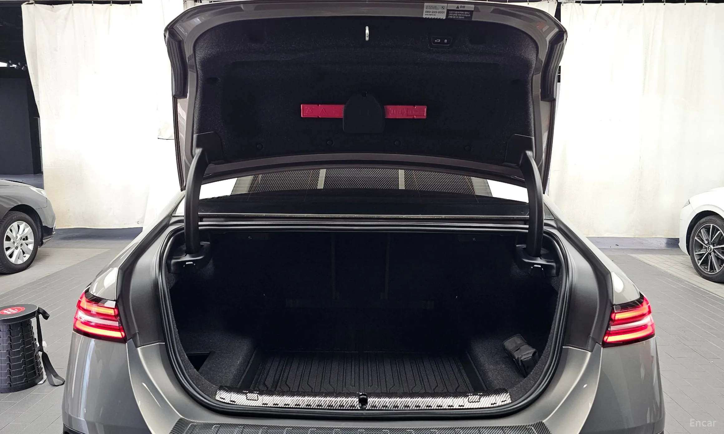 BMW 5 Series (G60) превью 20