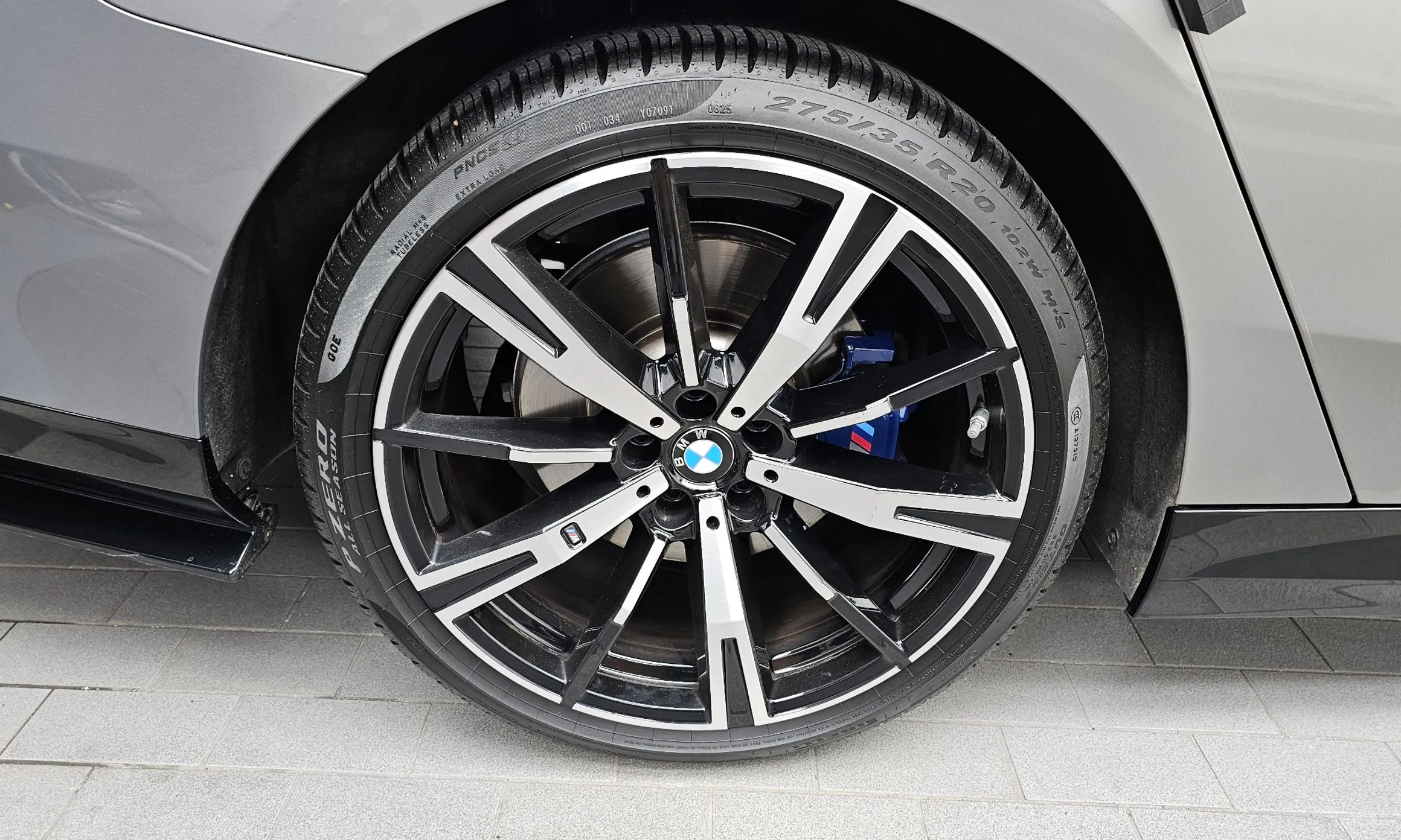 BMW 5 Series (G60) превью 5