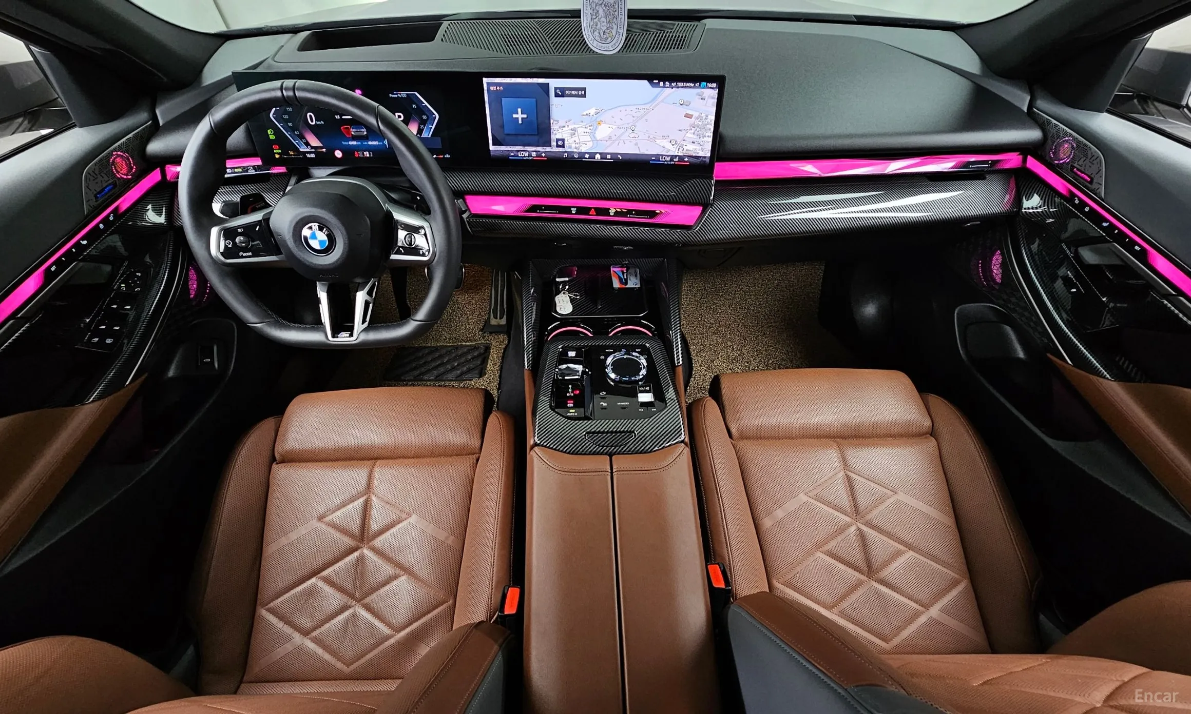 BMW 5 Series (G60) превью 7