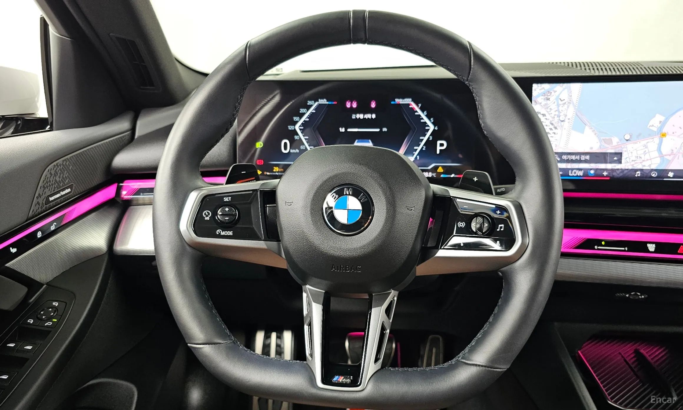 BMW 5 Series (G60) превью 13