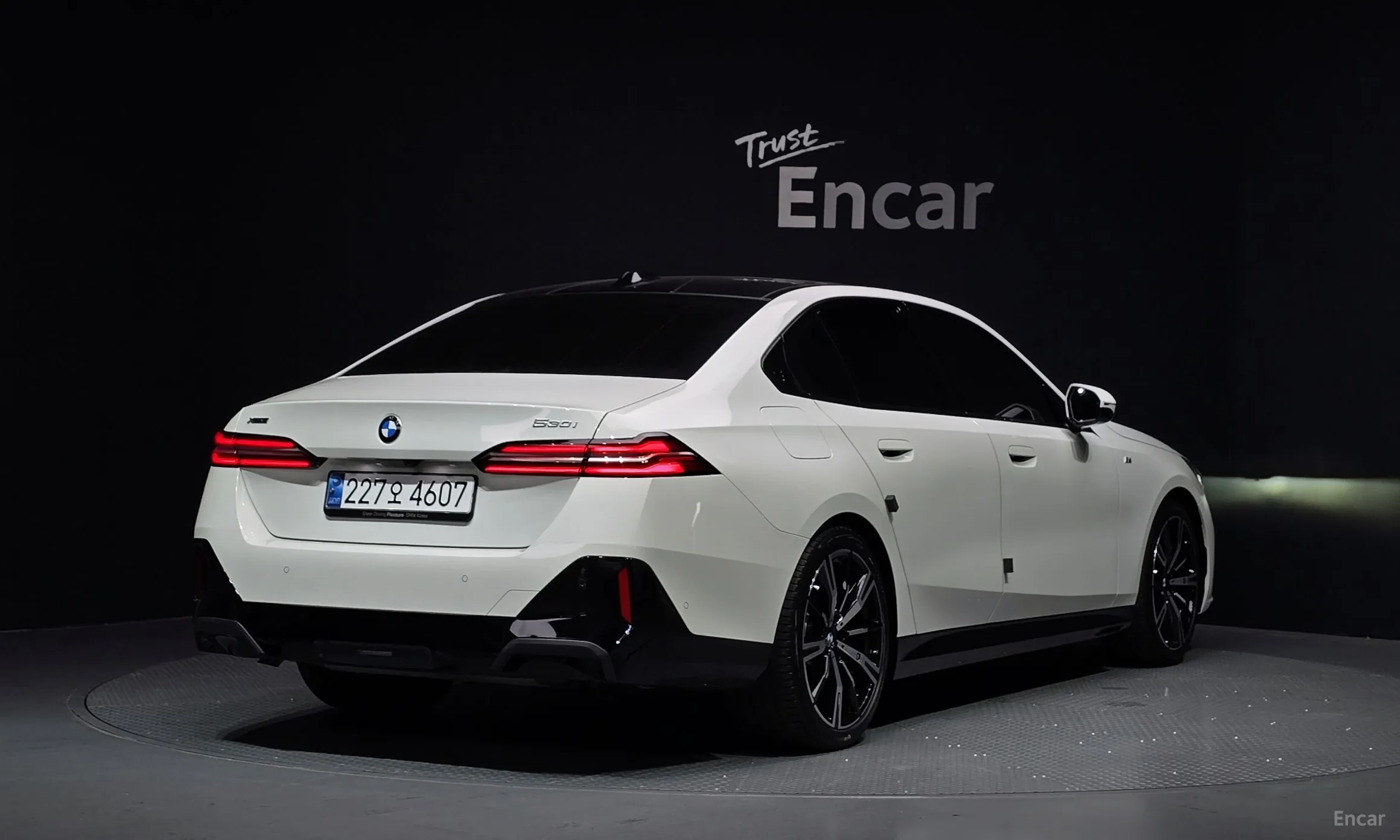 BMW 5 Series (G60)