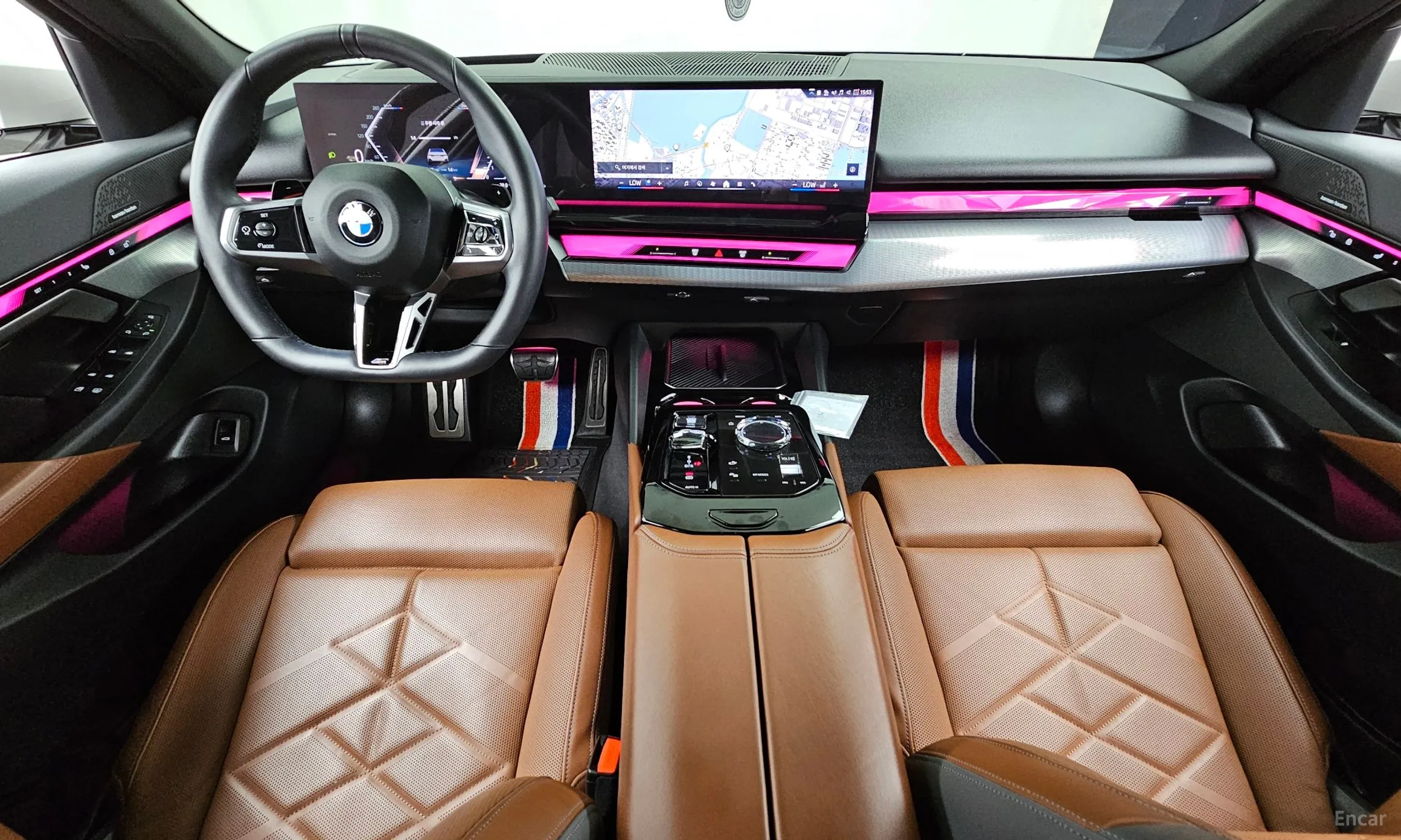 BMW 5 Series (G60) превью 7