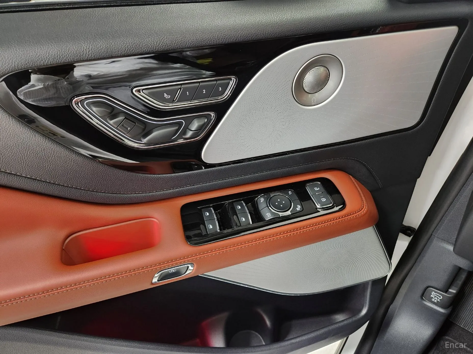 Lincoln Aviator 2nd Generation превью 18