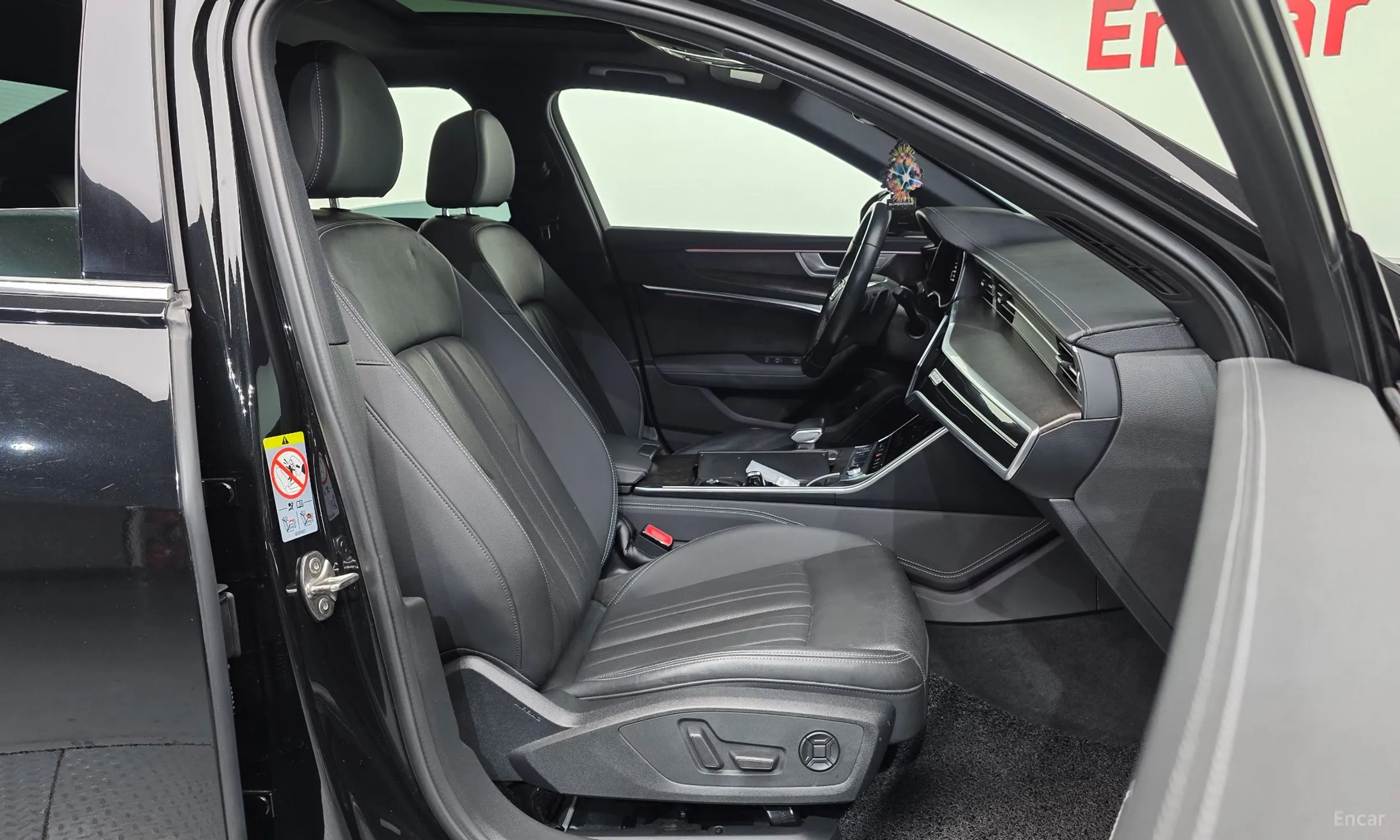Audi A6 (C8) превью 11