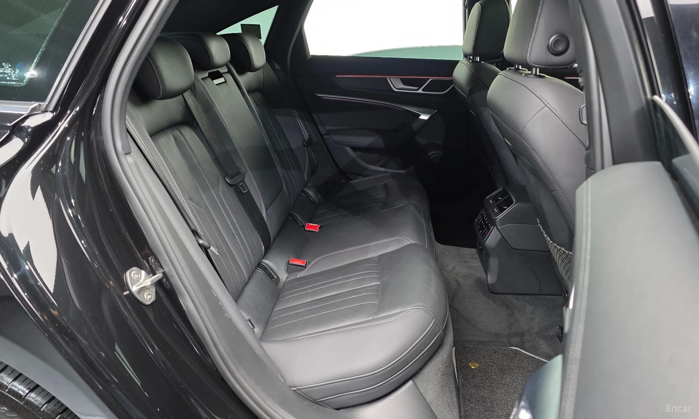 Audi A6 (C8) превью 12