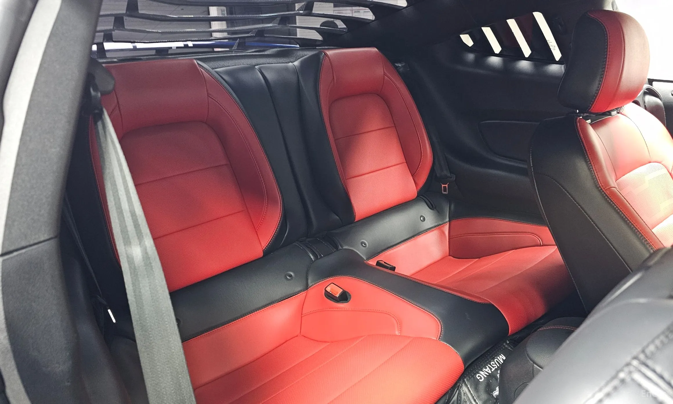 Ford Mustang превью 11