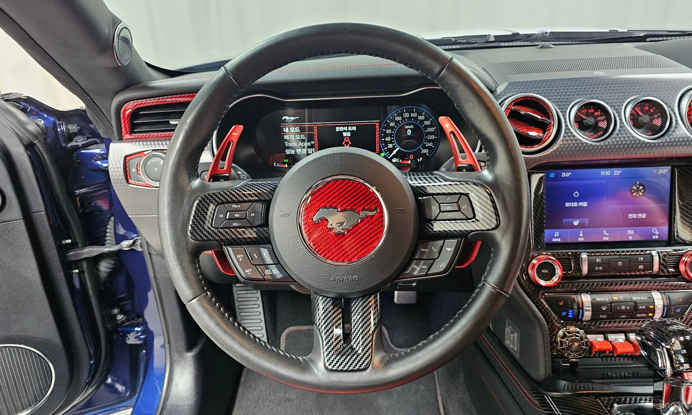 Ford Mustang превью 12