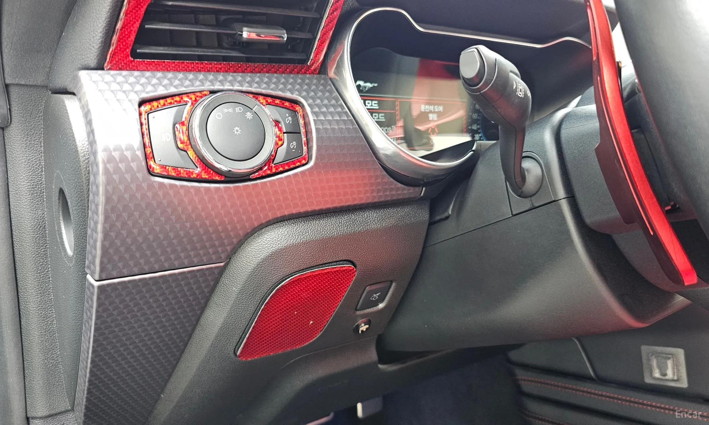 Ford Mustang превью 20