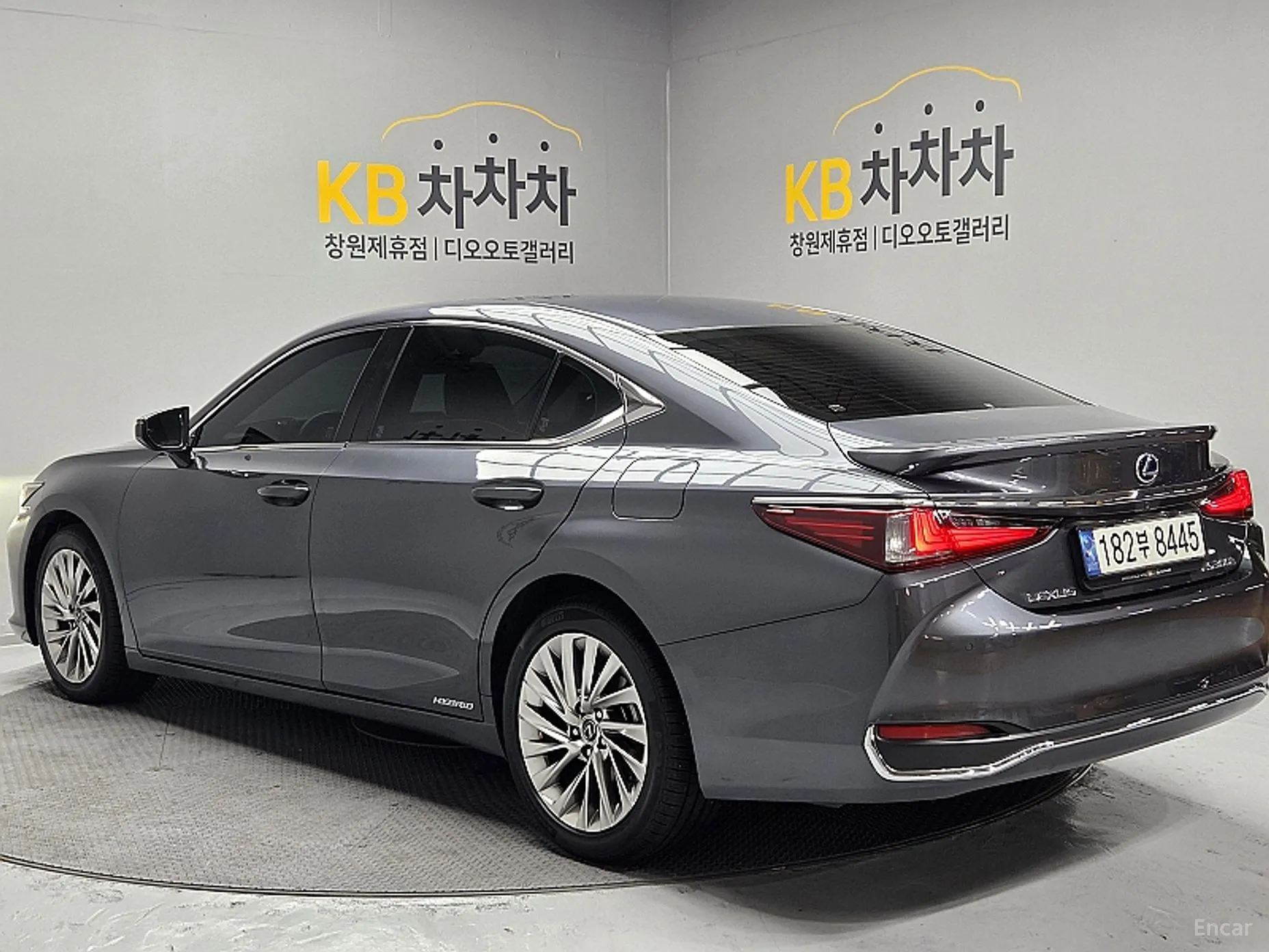 Lexus ES300h 7th Generation превью 7