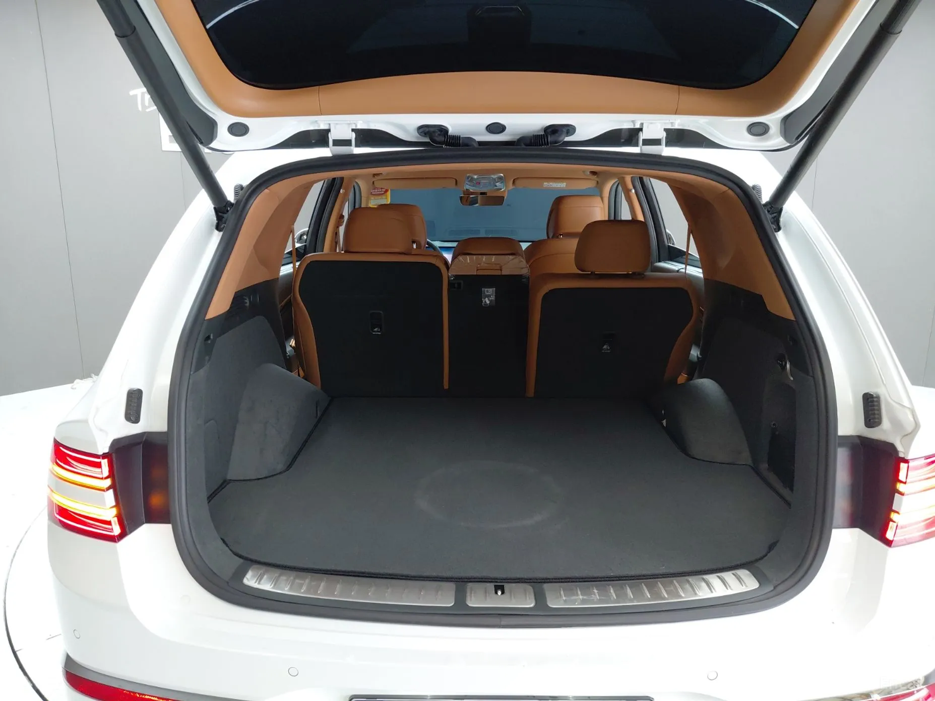 Genesis GV80 превью 18