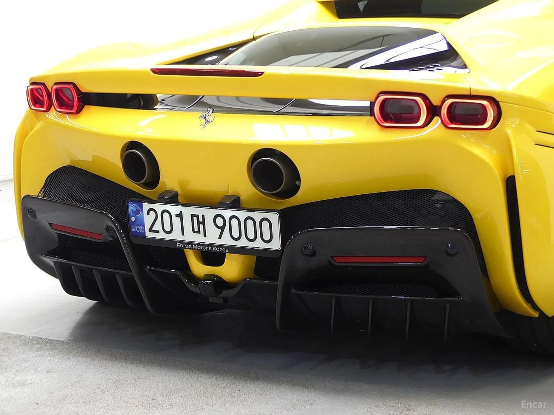 Ferrari SF90 Stradale превью 18