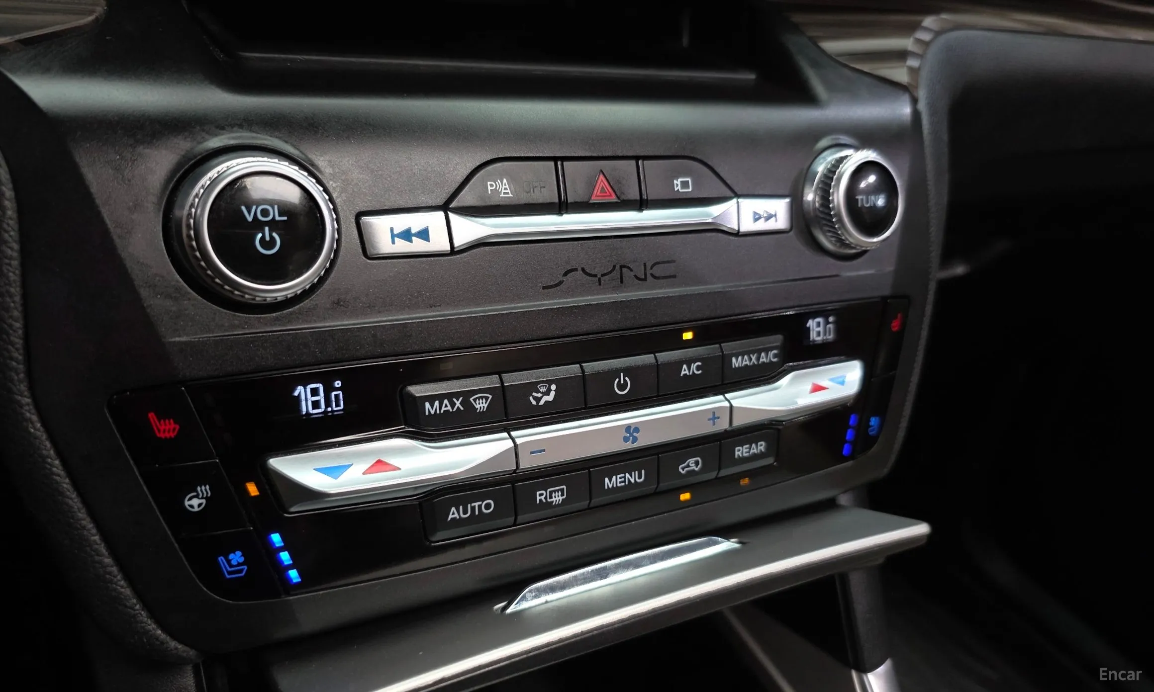 Ford Explorer 6th Generation превью 16