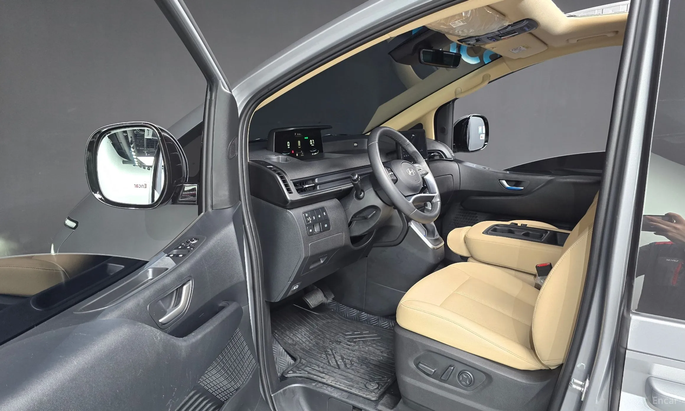 Hyundai Staria превью 10
