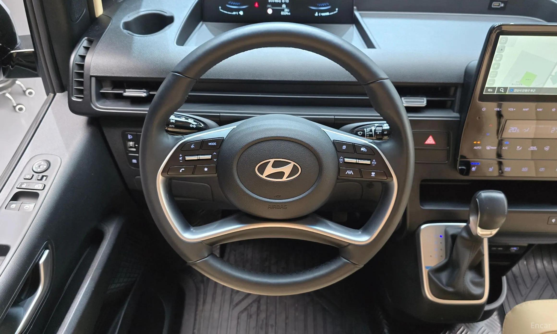 Hyundai Staria превью 12